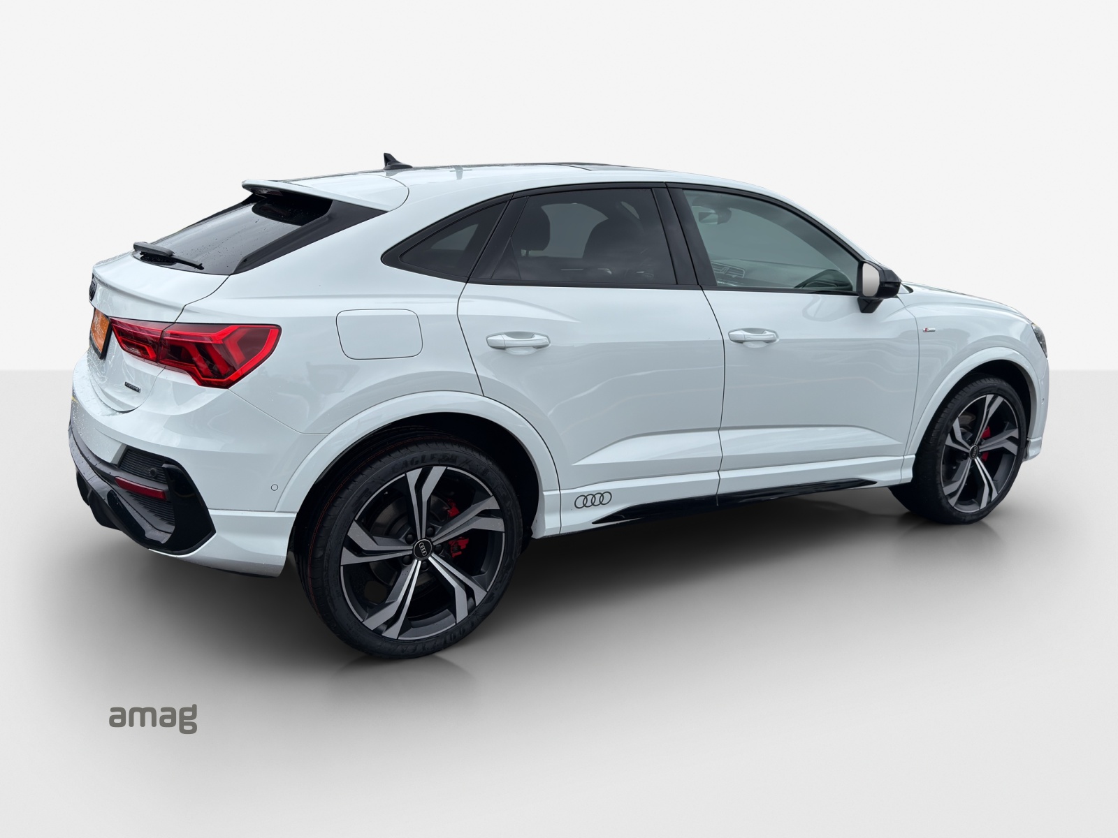 AUDI Q3 Sportback 45 TFSI S line quattro S-tronic-image-4