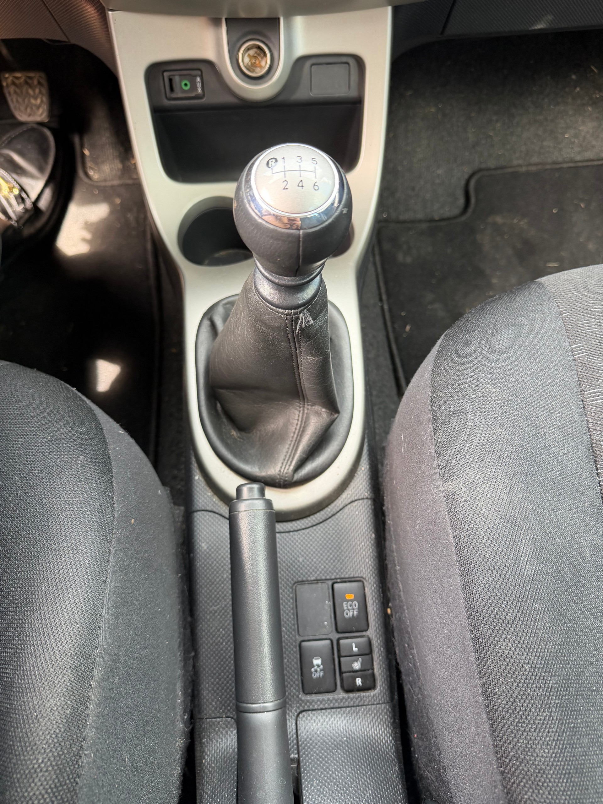 TOYOTA UrbanCruiser 1.33 Dual VVT-i Linea Terra-image-5