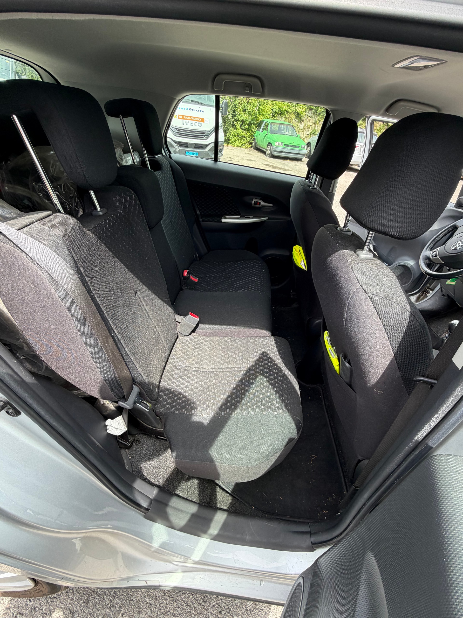TOYOTA UrbanCruiser 1.33 Dual VVT-i Linea Terra-image-12