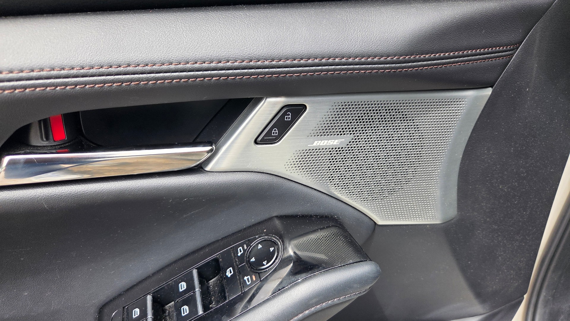 MAZDA 3 Hatchback SKYACTIV-X M Hybrid 186 Takumi Automat-image-15