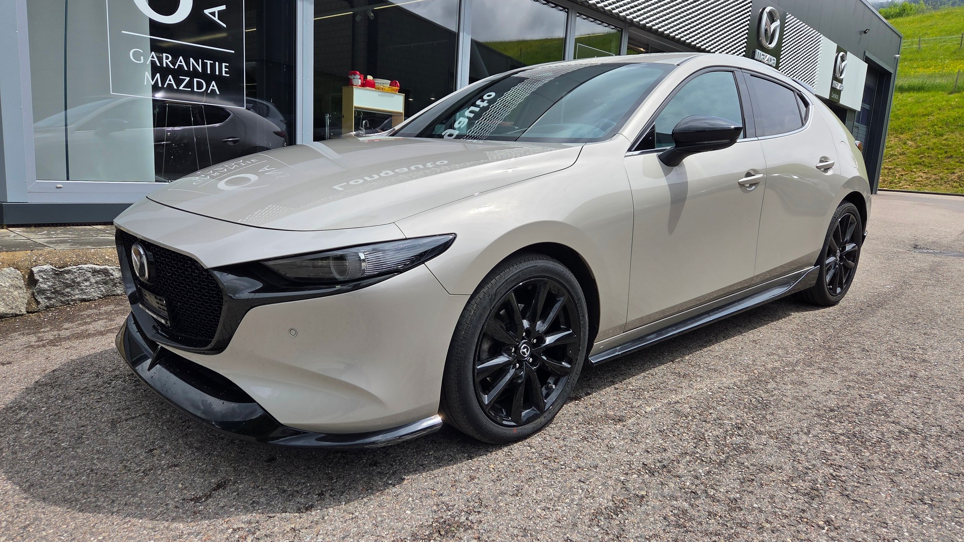 MAZDA 3 Hatchback SKYACTIV-X M Hybrid 186 Takumi Automat-image-1