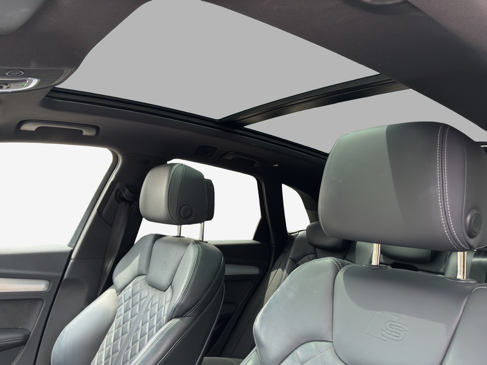 AUDI Q5 45 TFSI S-line quattro S-tronic-image-14