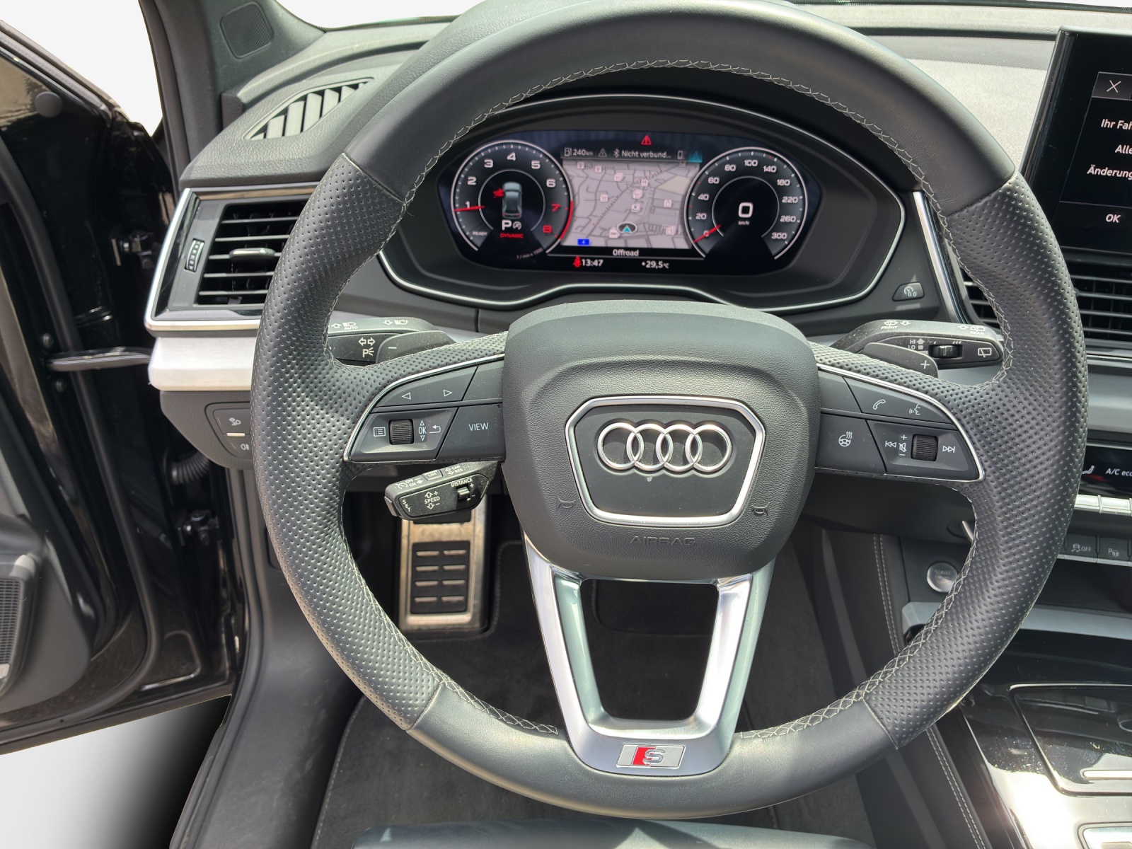 AUDI Q5 45 TFSI S-line quattro S-tronic-image-9