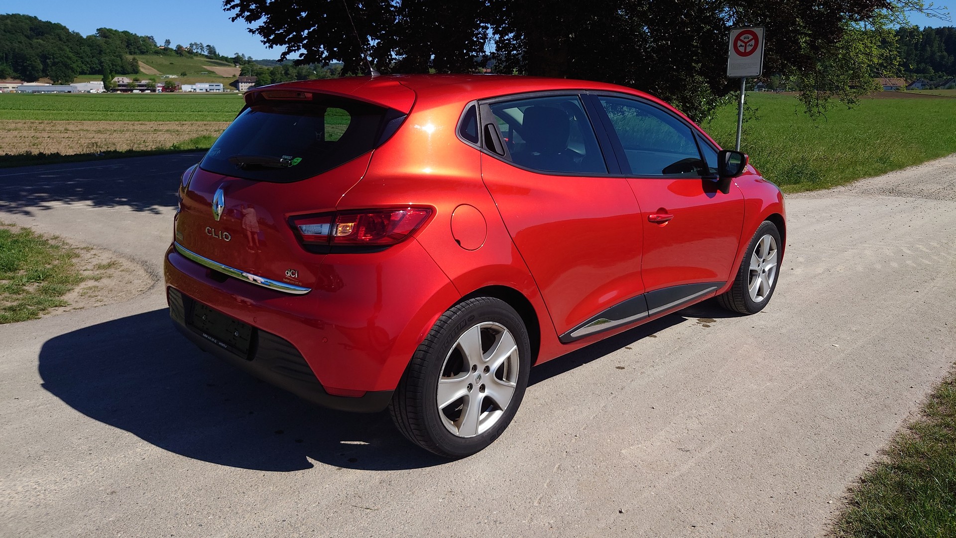 RENAULT Clio 1.5 dCi Swiss Edition-image-4