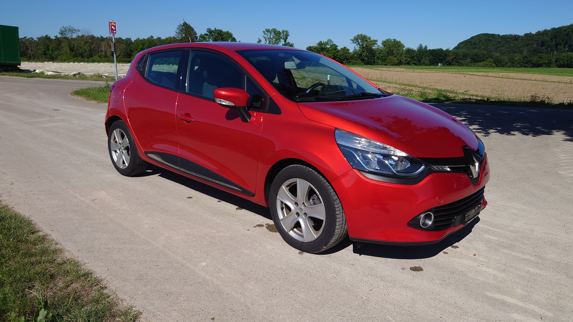 RENAULT Clio 1.5 dCi Swiss Edition-image-6