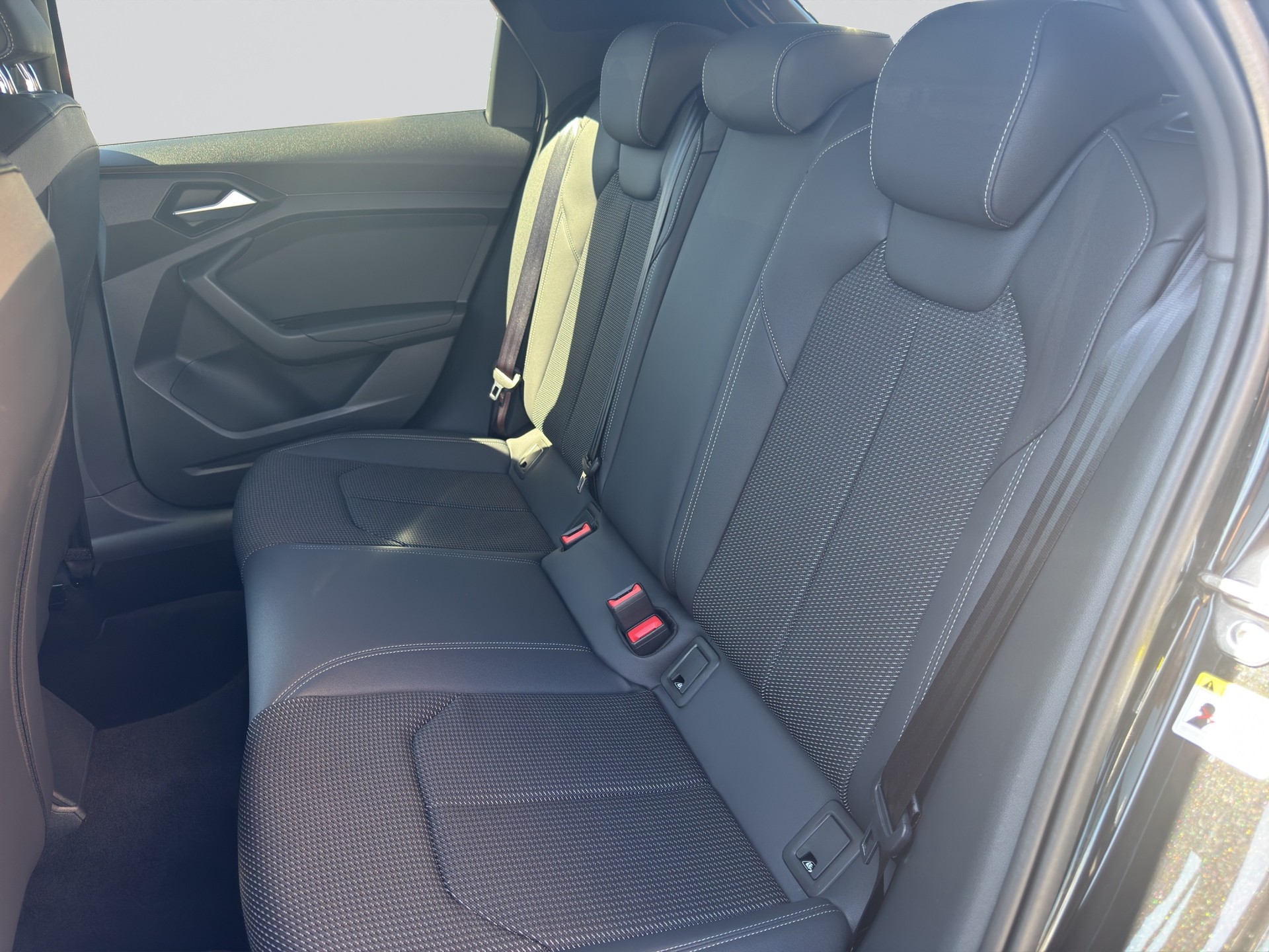 AUDI A1 Sportback 40 TFSI S Line Schwarz Optik S-tronic-image-7