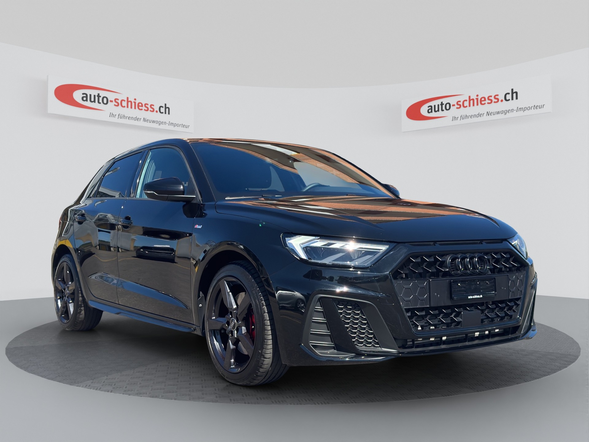 AUDI A1 Sportback 40 TFSI S Line Schwarz Optik S-tronic-image-0