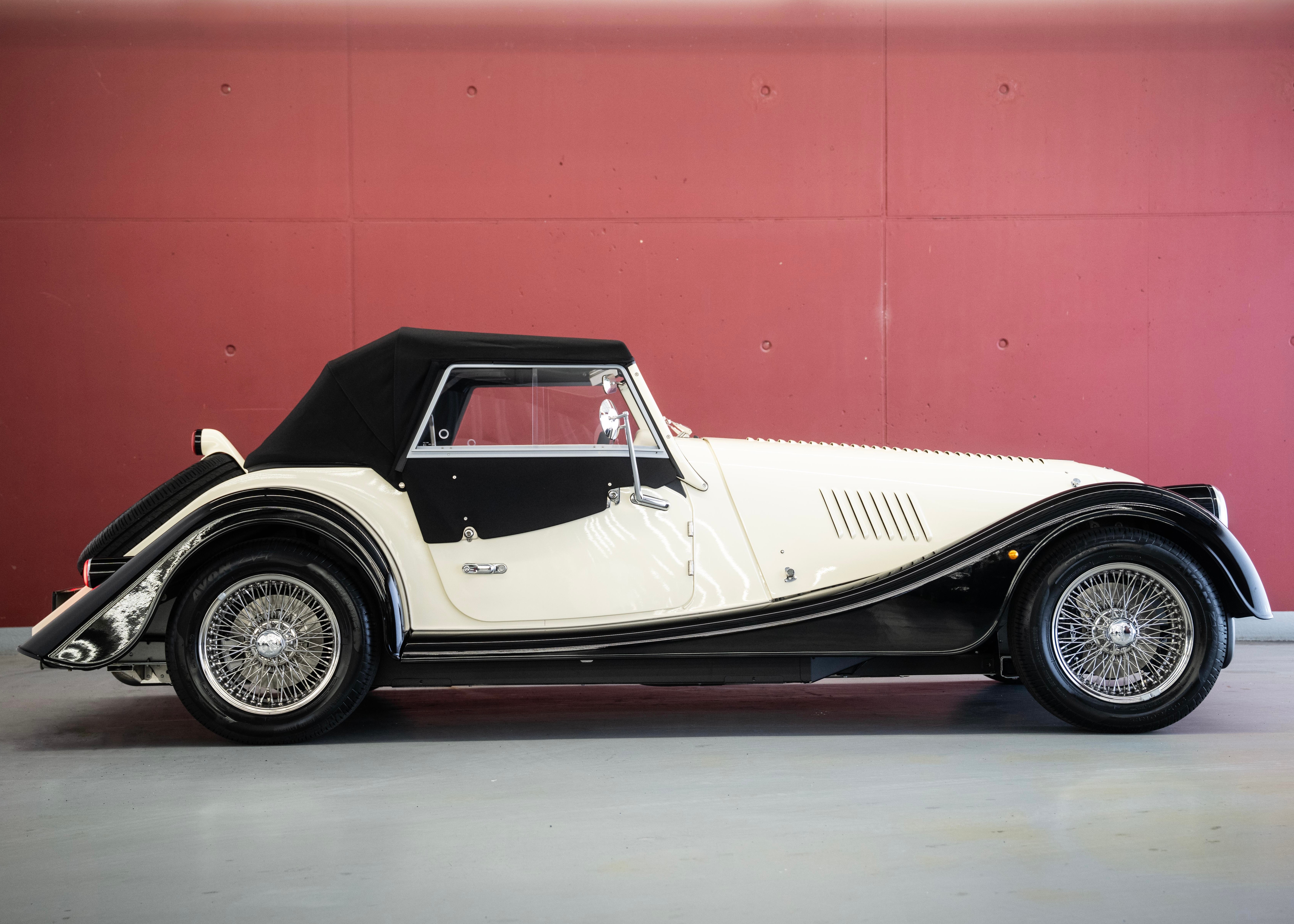 Image MORGAN 4-4 Plus Four 2.0 Automatic (Swiss new car, Two-tone Morgan paint, 30-month factory warranty)