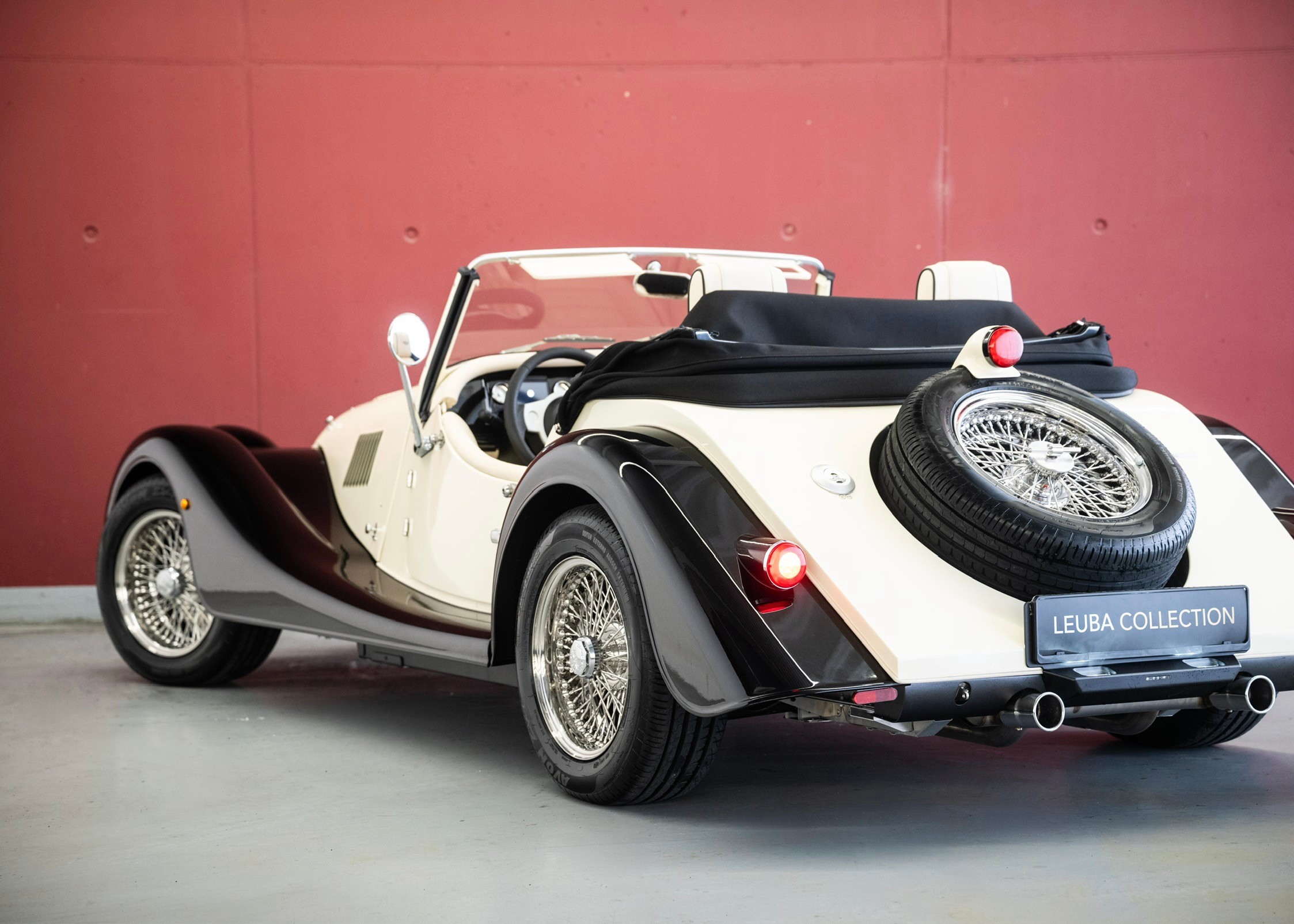 Image MORGAN 4-4 Plus Four 2.0 Automatic (Swiss new car, Two-tone Morgan paint, 30-month factory warranty)