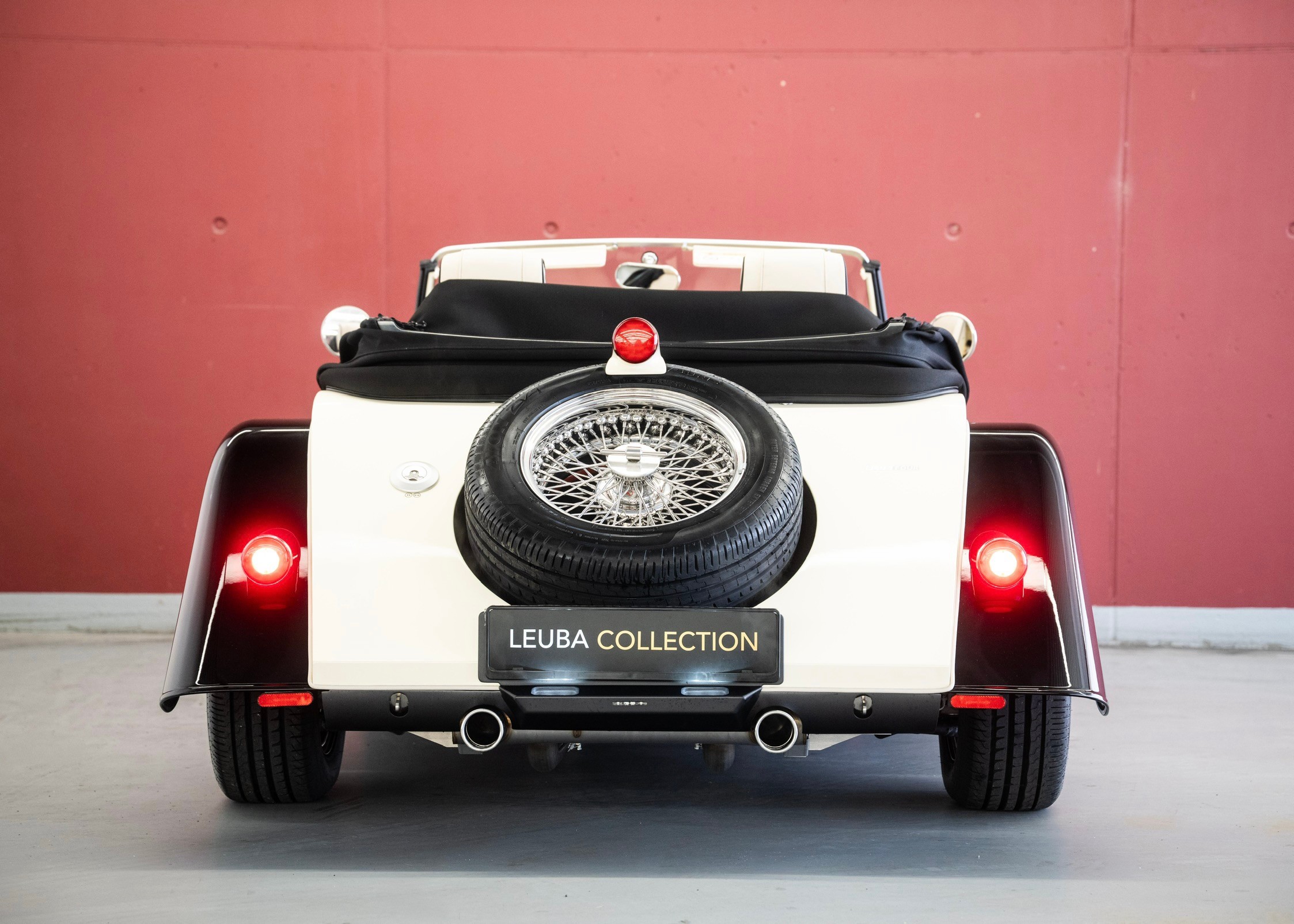 Image MORGAN 4-4 Plus Four 2.0 Automatic (Swiss new car, Two-tone Morgan paint, 30-month factory warranty)