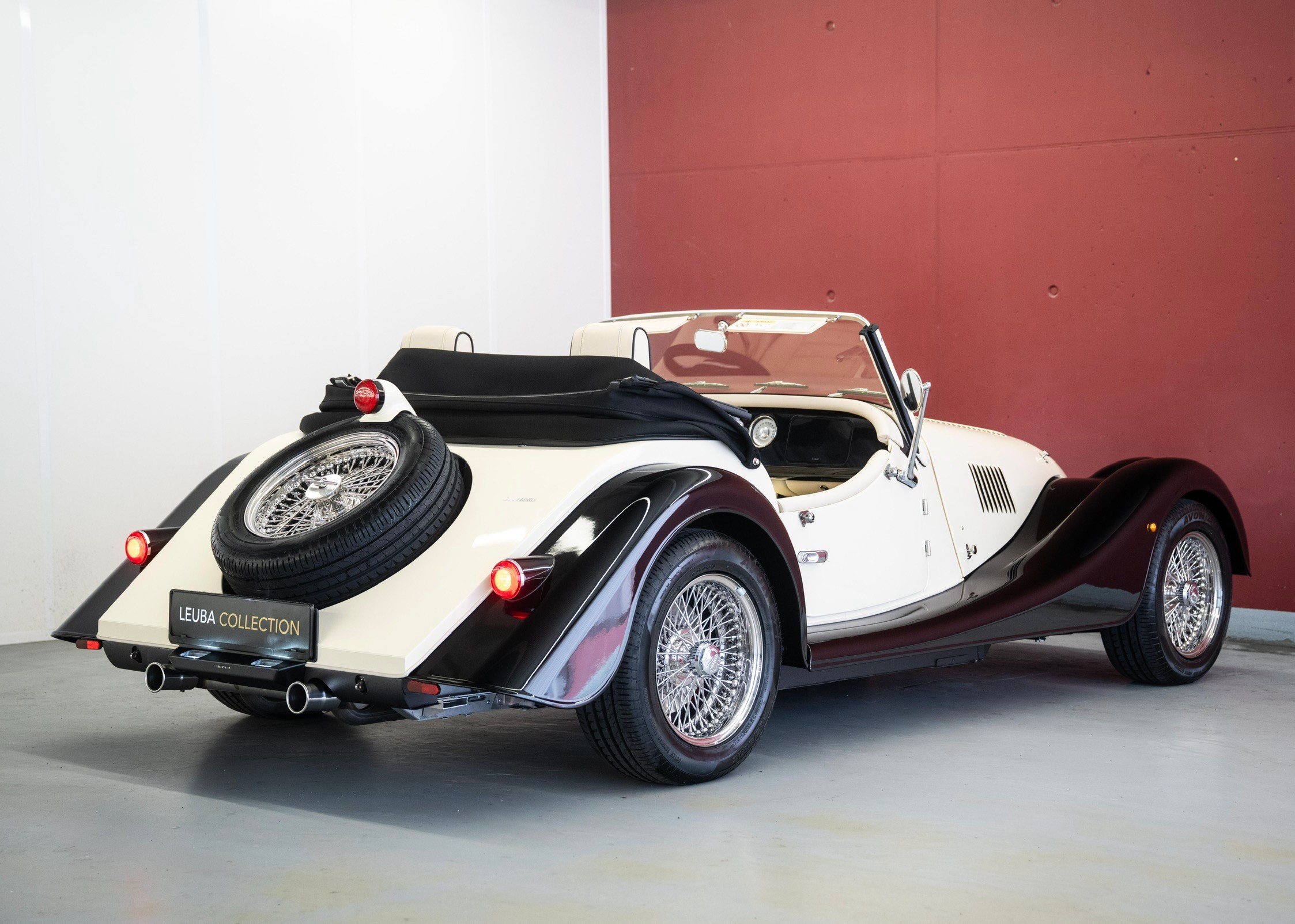Image MORGAN 4-4 Plus Four 2.0 Automatic (Swiss new car, Two-tone Morgan paint, 30-month factory warranty)