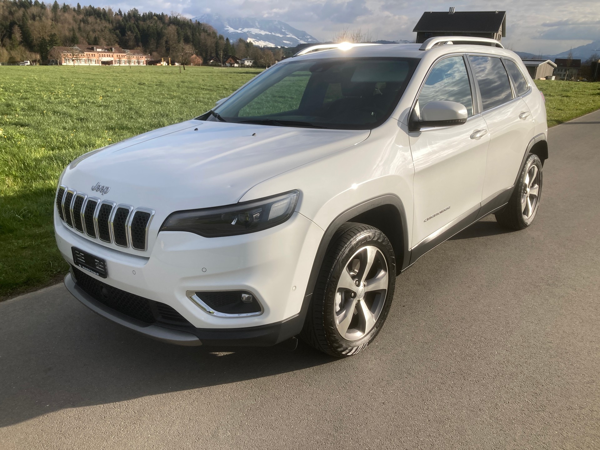 JEEP Cherokee 2.0 Overland AWD Drive I 9ATX mit Anhängerkupplung