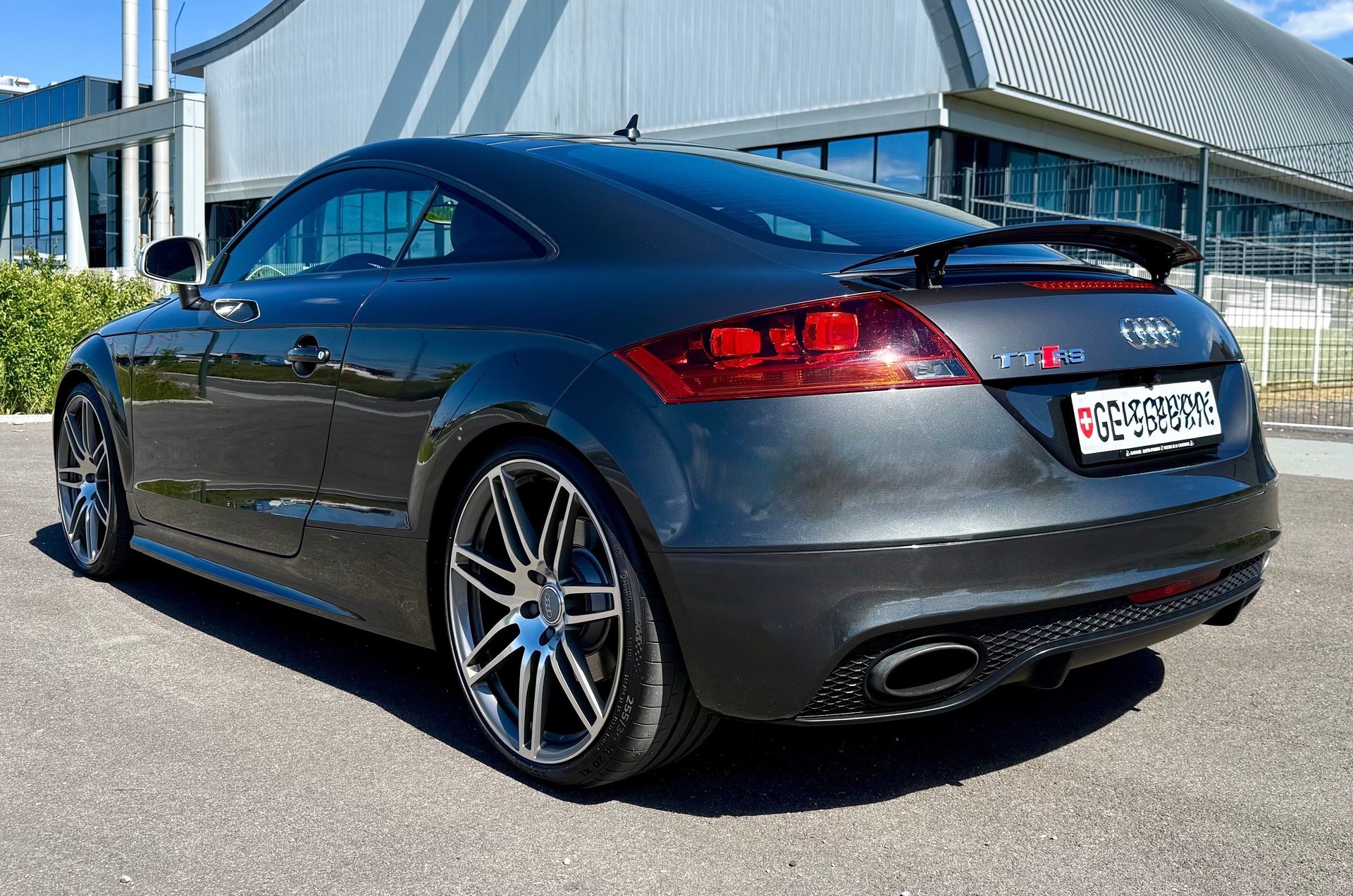 AUDI TT RS-image-1