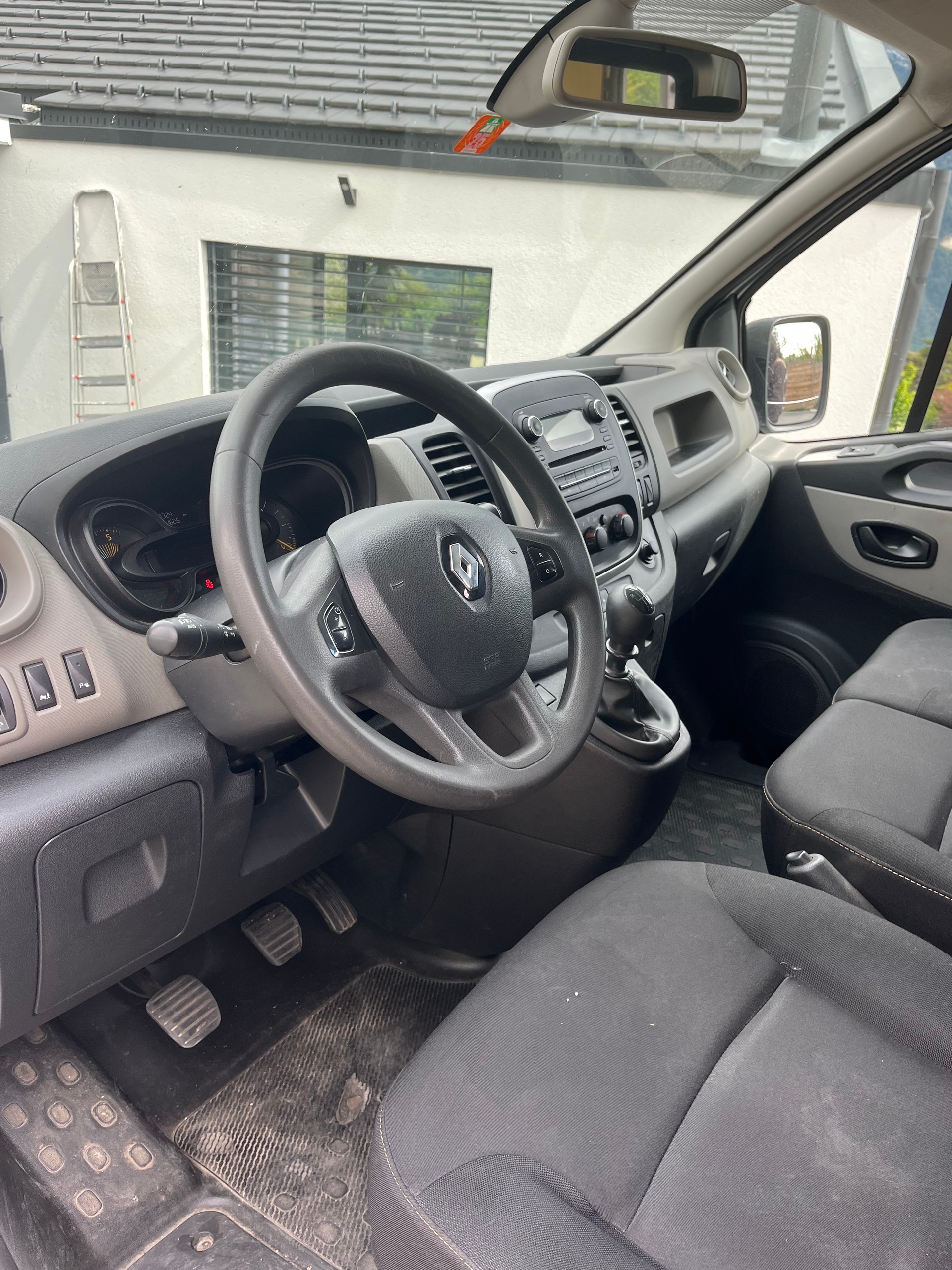RENAULT 1.6 dCi 125 TwinTurbo Business L1H2-image-4
