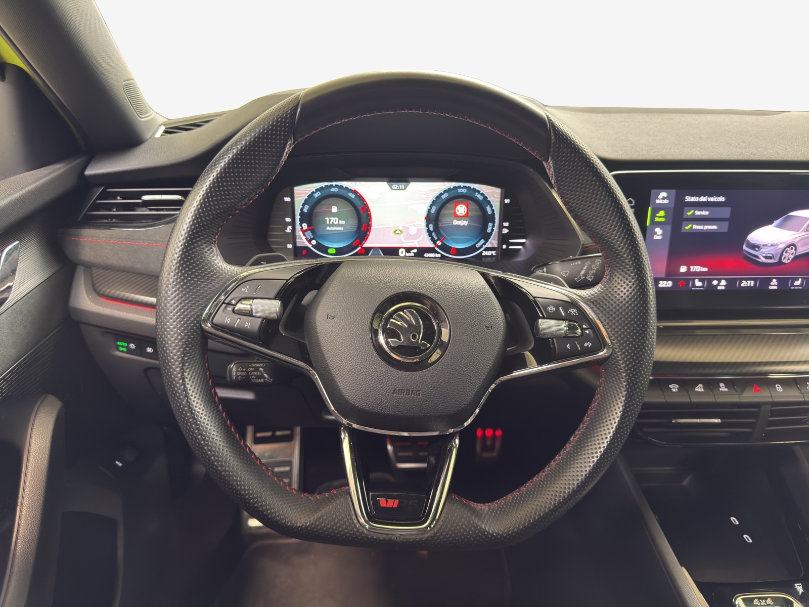 SKODA Octavia Combi 2.0 TDI DSG RS 4x4-image-9