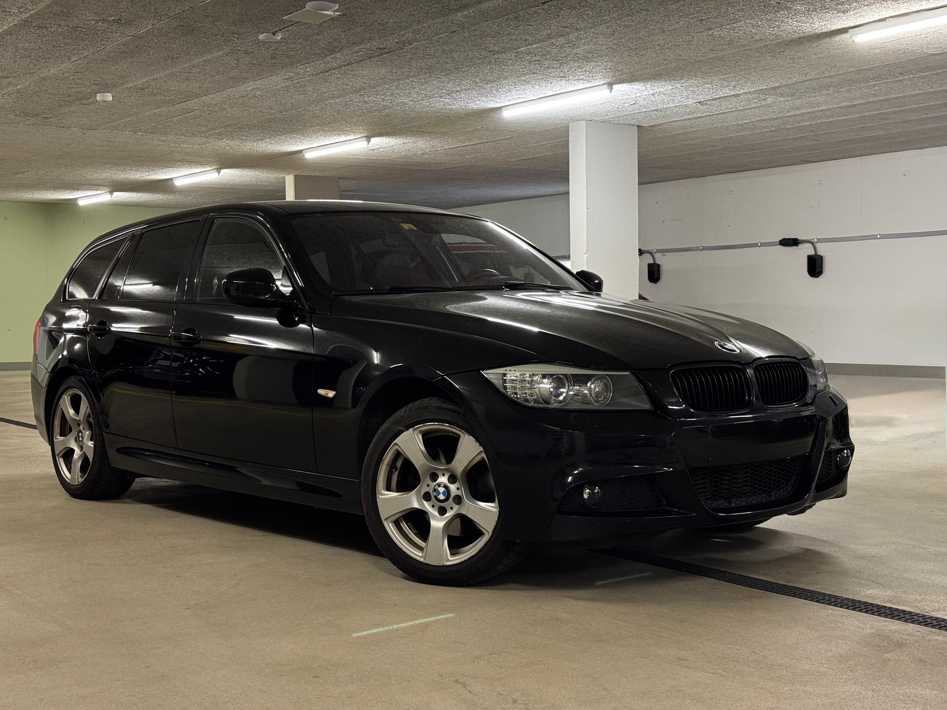 BMW 320d xDrive M Paket-image-0