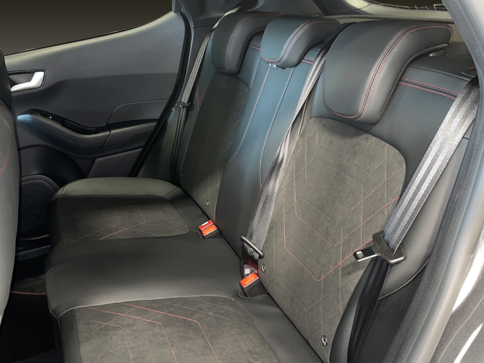 FORD Fiesta 1.0 EcoB Hybrid ST-Line X-image-11