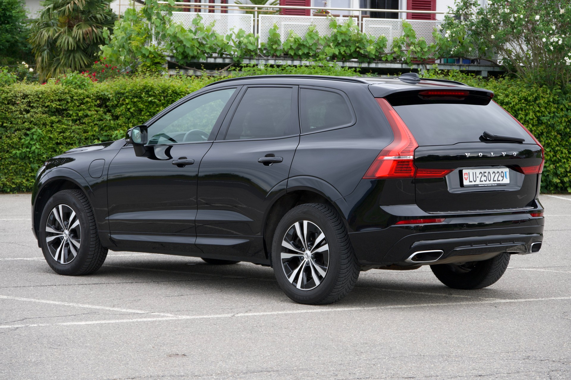 VOLVO 2.0 T6 TE R-Design eAWD-image-3