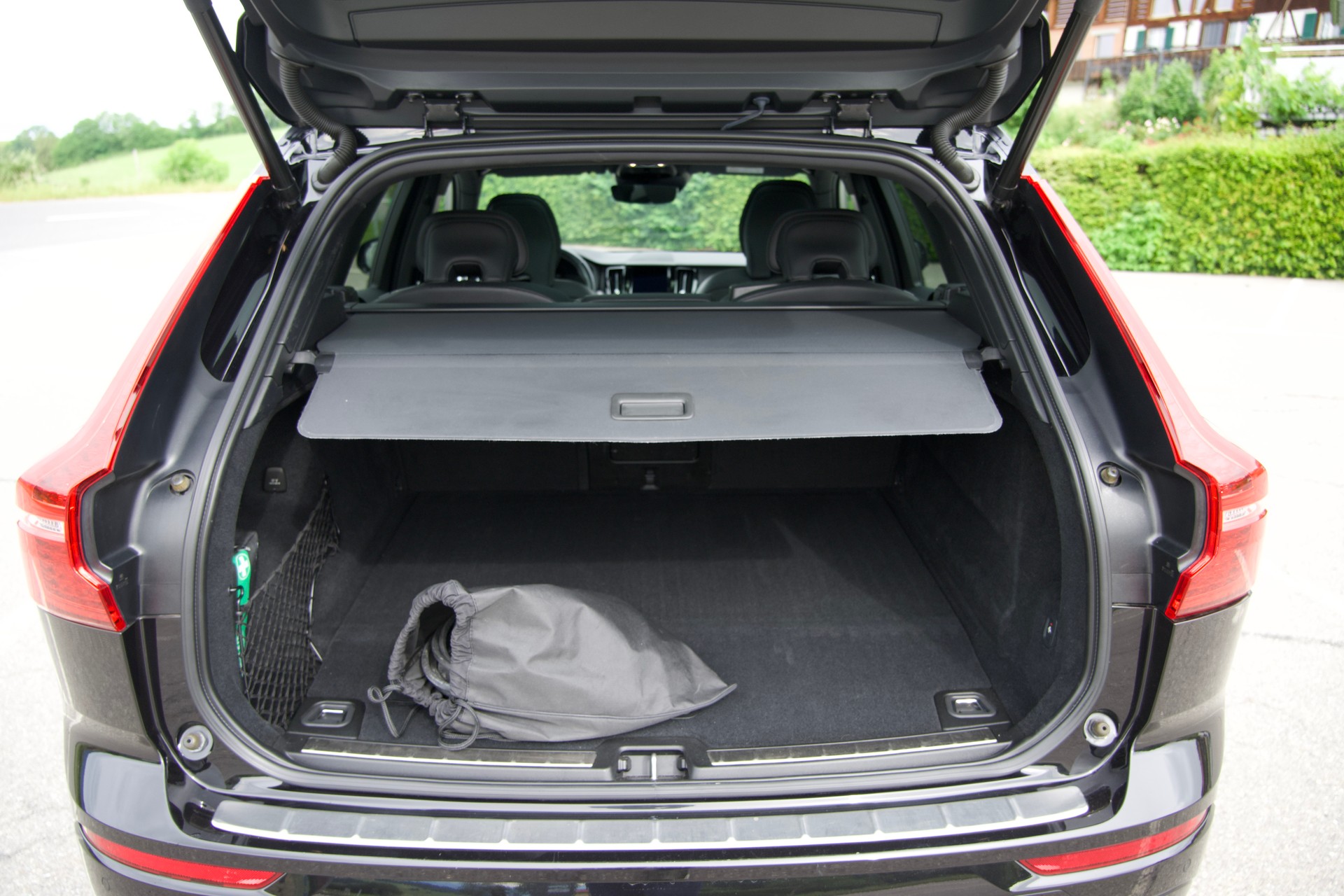 VOLVO 2.0 T6 TE R-Design eAWD-image-5