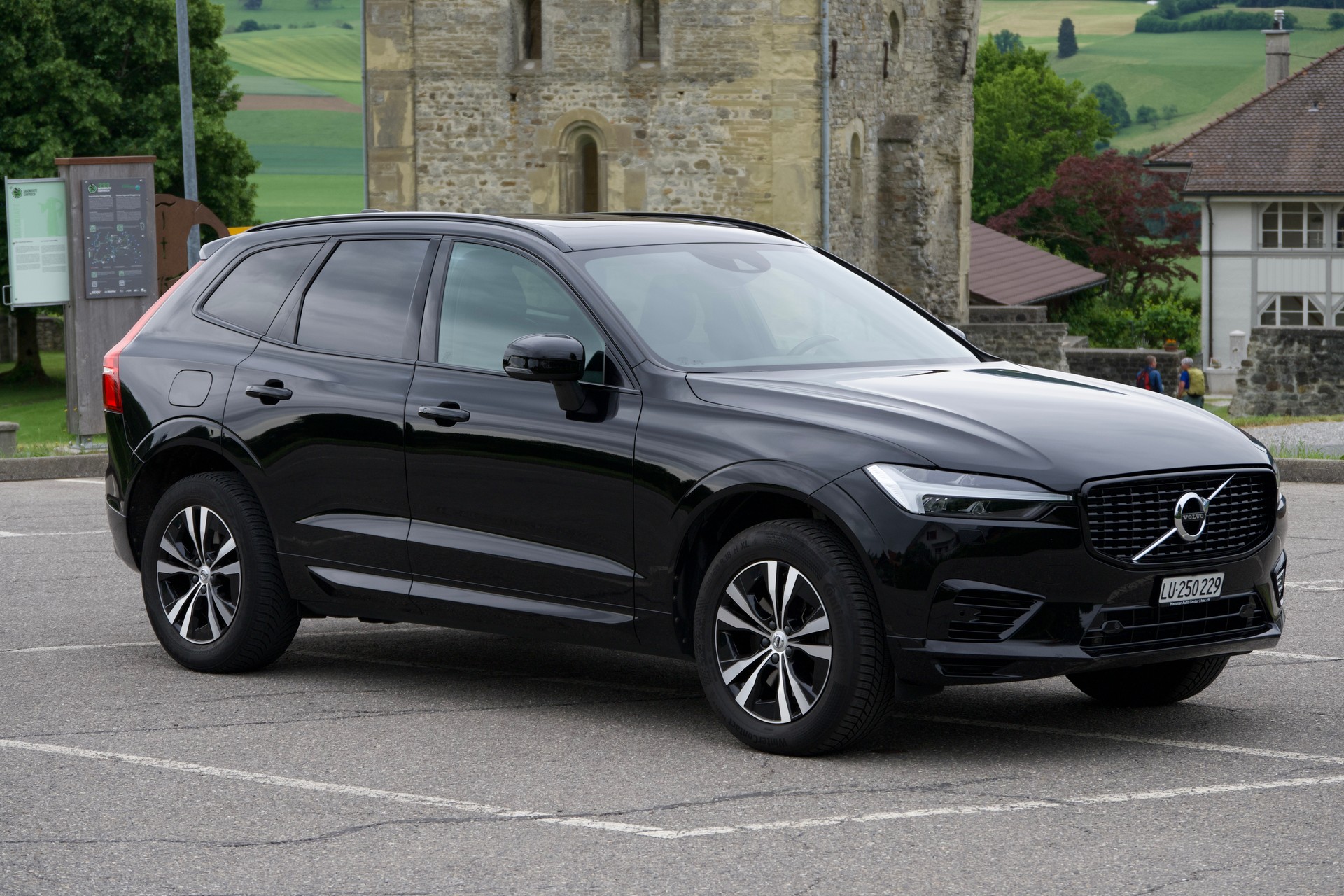 VOLVO 2.0 T6 TE R-Design eAWD-image-0