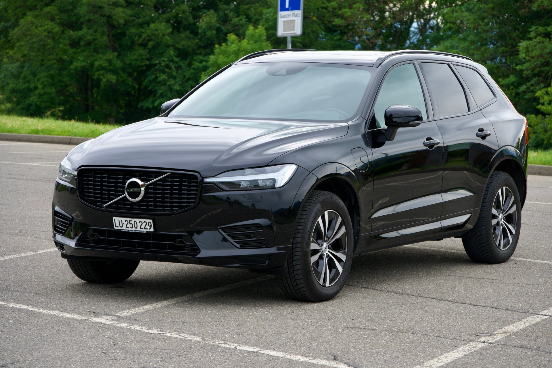 VOLVO 2.0 T6 TE R-Design eAWD-image-1