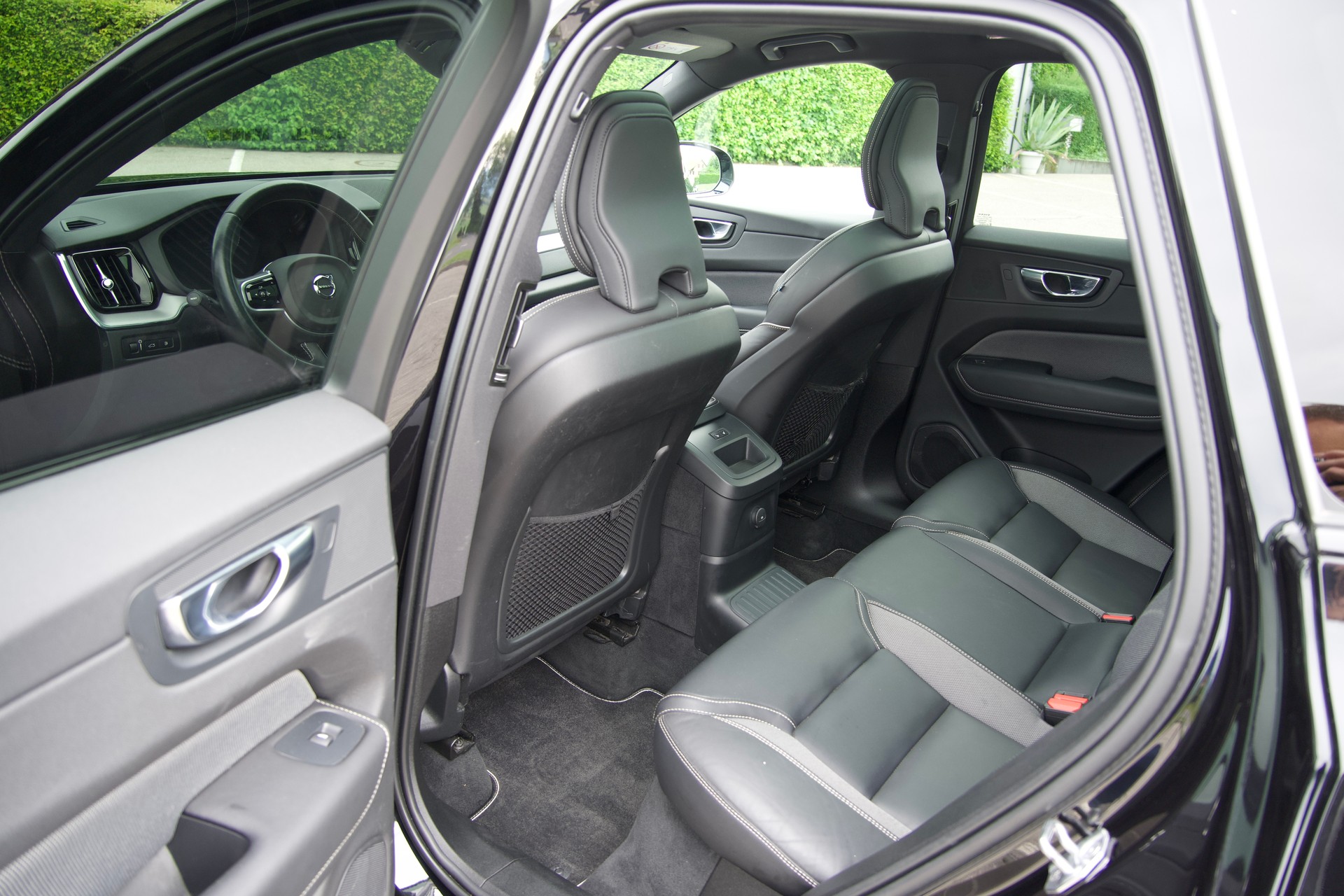 VOLVO 2.0 T6 TE R-Design eAWD-image-4
