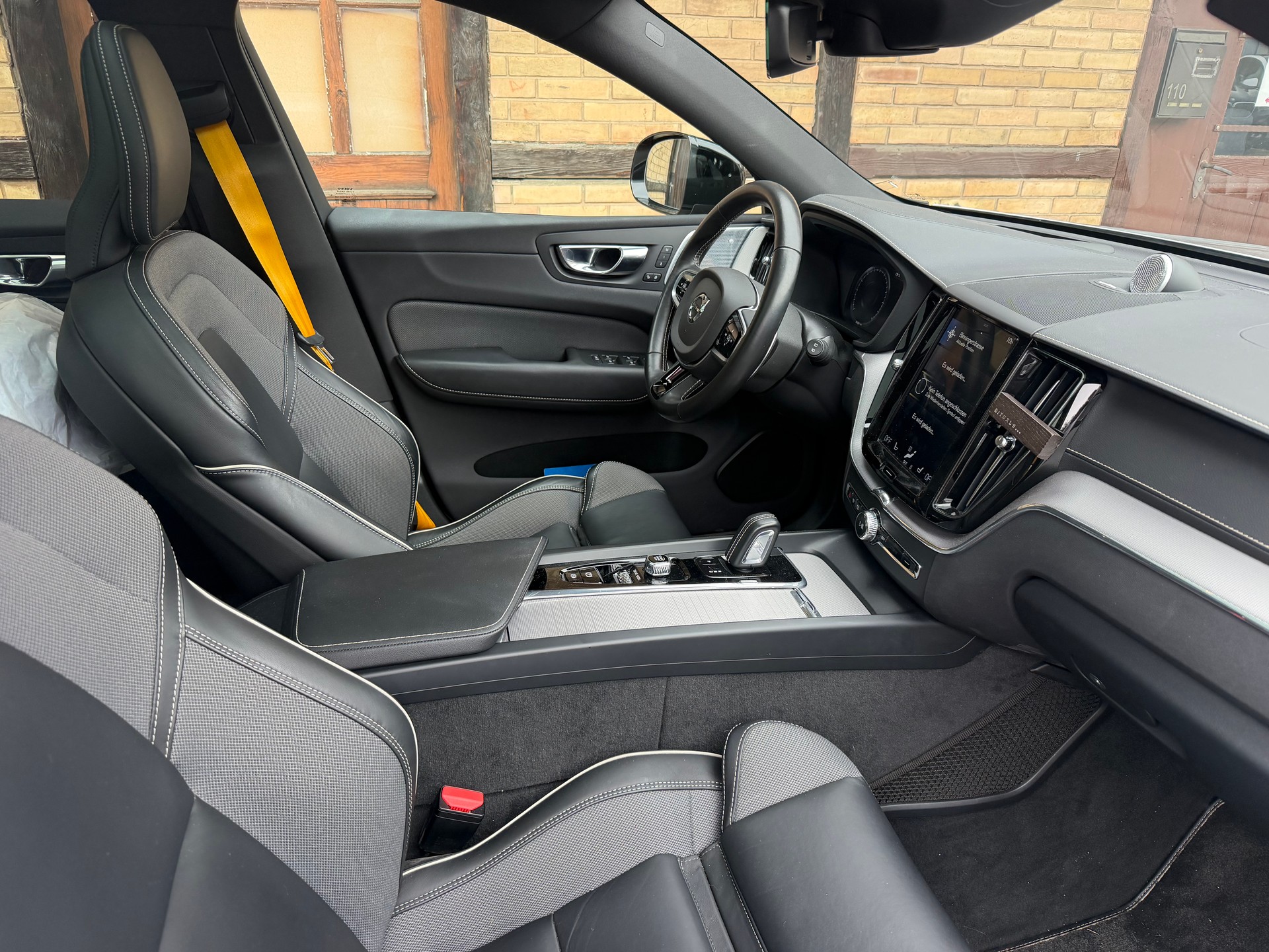 VOLVO XC60 T8 eAWD Polestar Geartronic-image-9