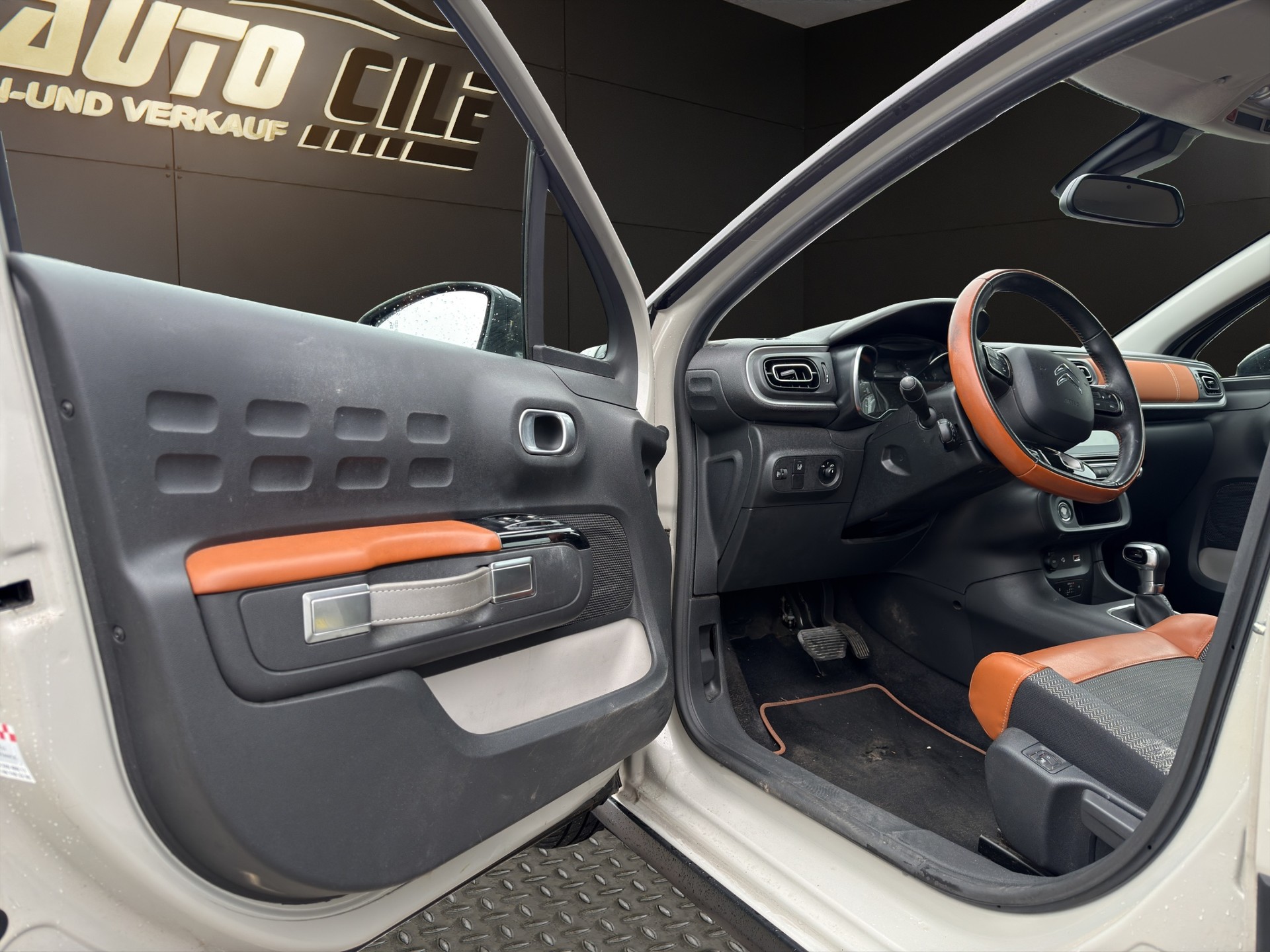 CITROEN C3 1.2i PureTech Feel EAT-image-10
