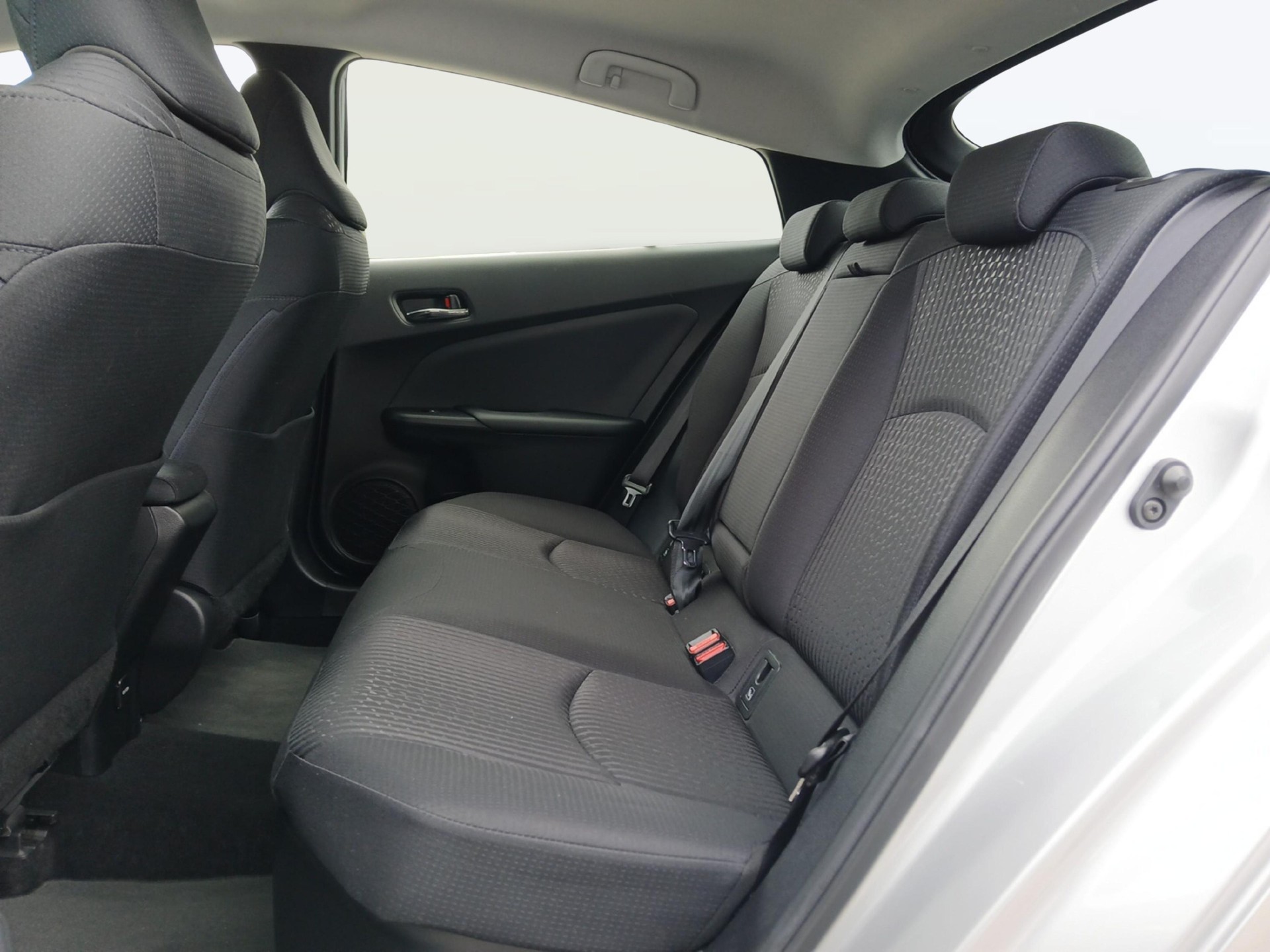 TOYOTA Prius 1.8 VVTi HSD Sol Premium-image-9