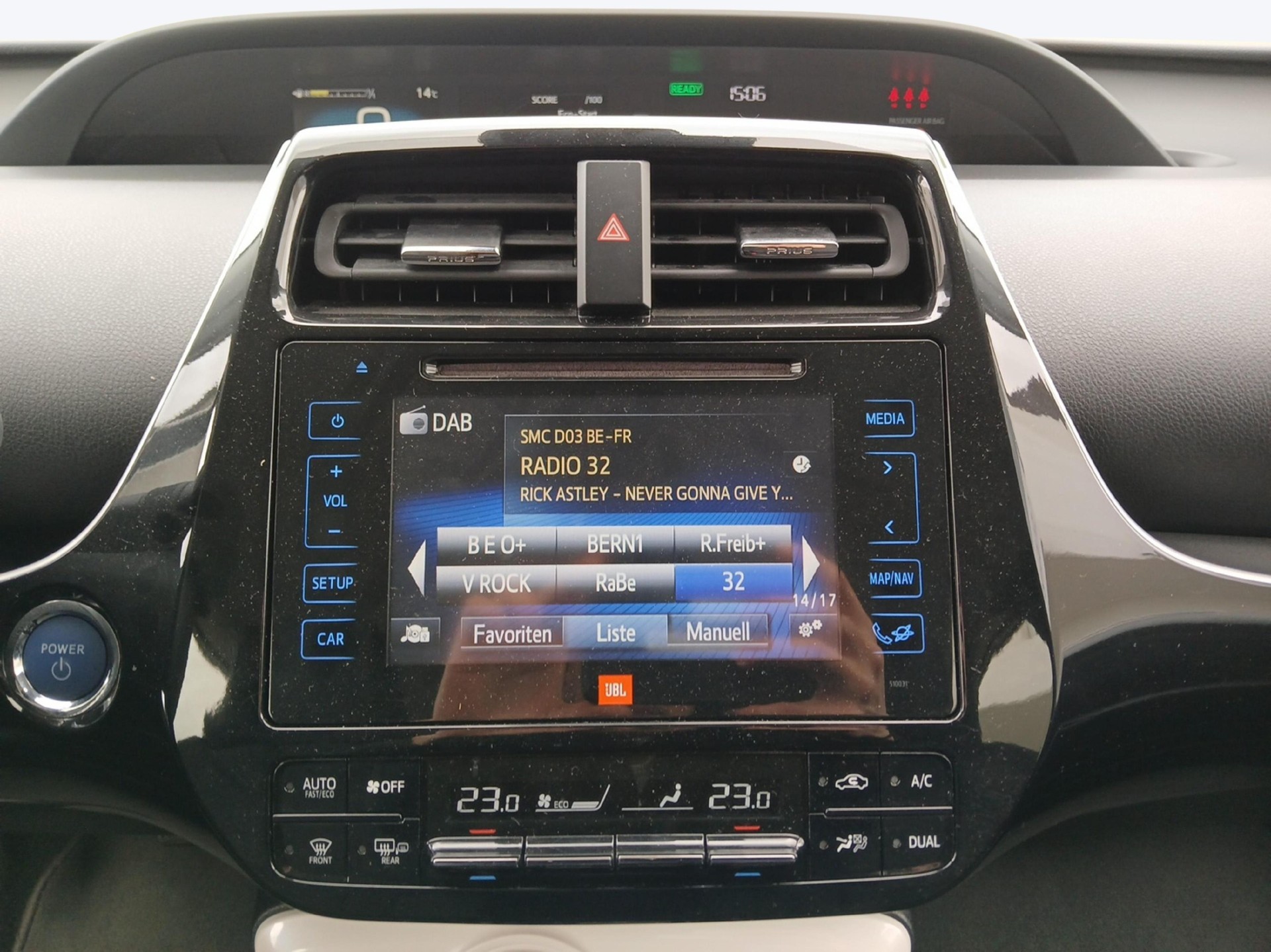 TOYOTA Prius 1.8 VVTi HSD Sol Premium-image-13
