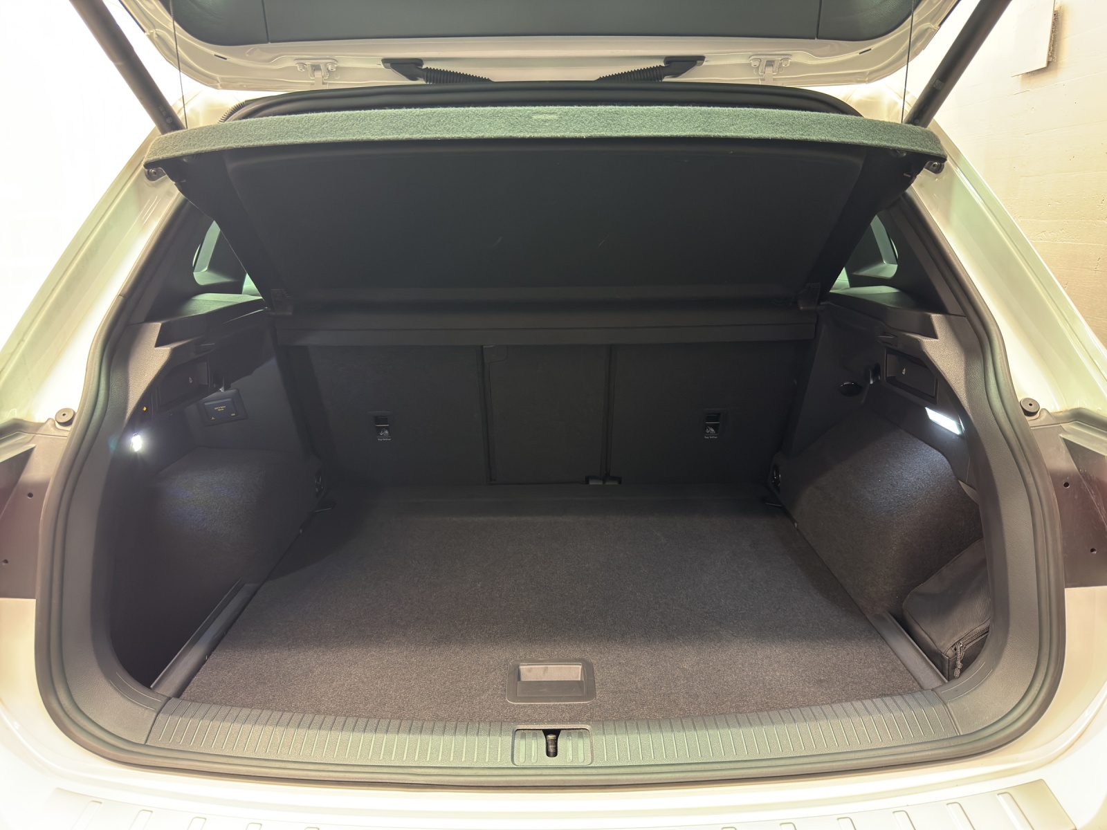 VW Tiguan 2.0 TDI SCR R-Line DSG-image-10
