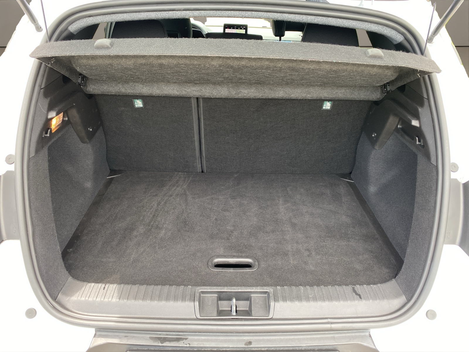 RENAULT Captur 1.3 TCe Esprit Alpine EDC-image-12