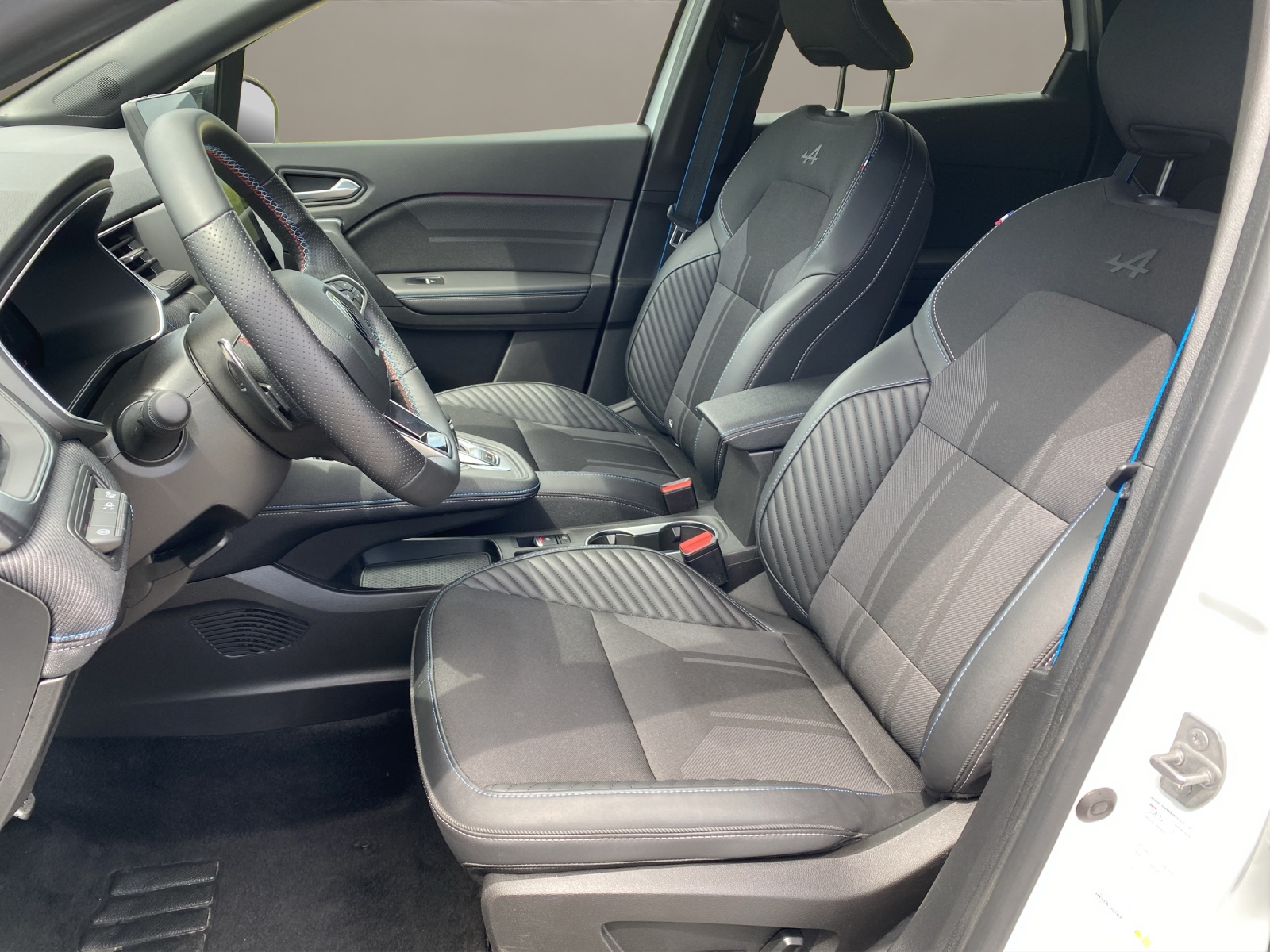 RENAULT Captur 1.3 TCe Esprit Alpine EDC-image-8