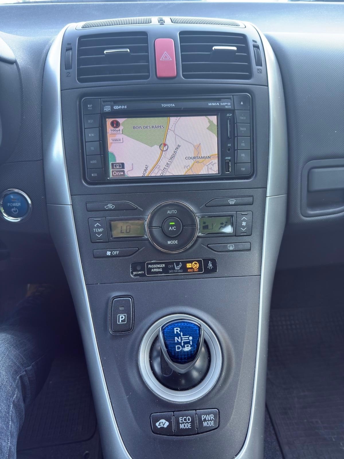 TOYOTA Auris 1.8 16V HSD Linea Sol Premium-image-8