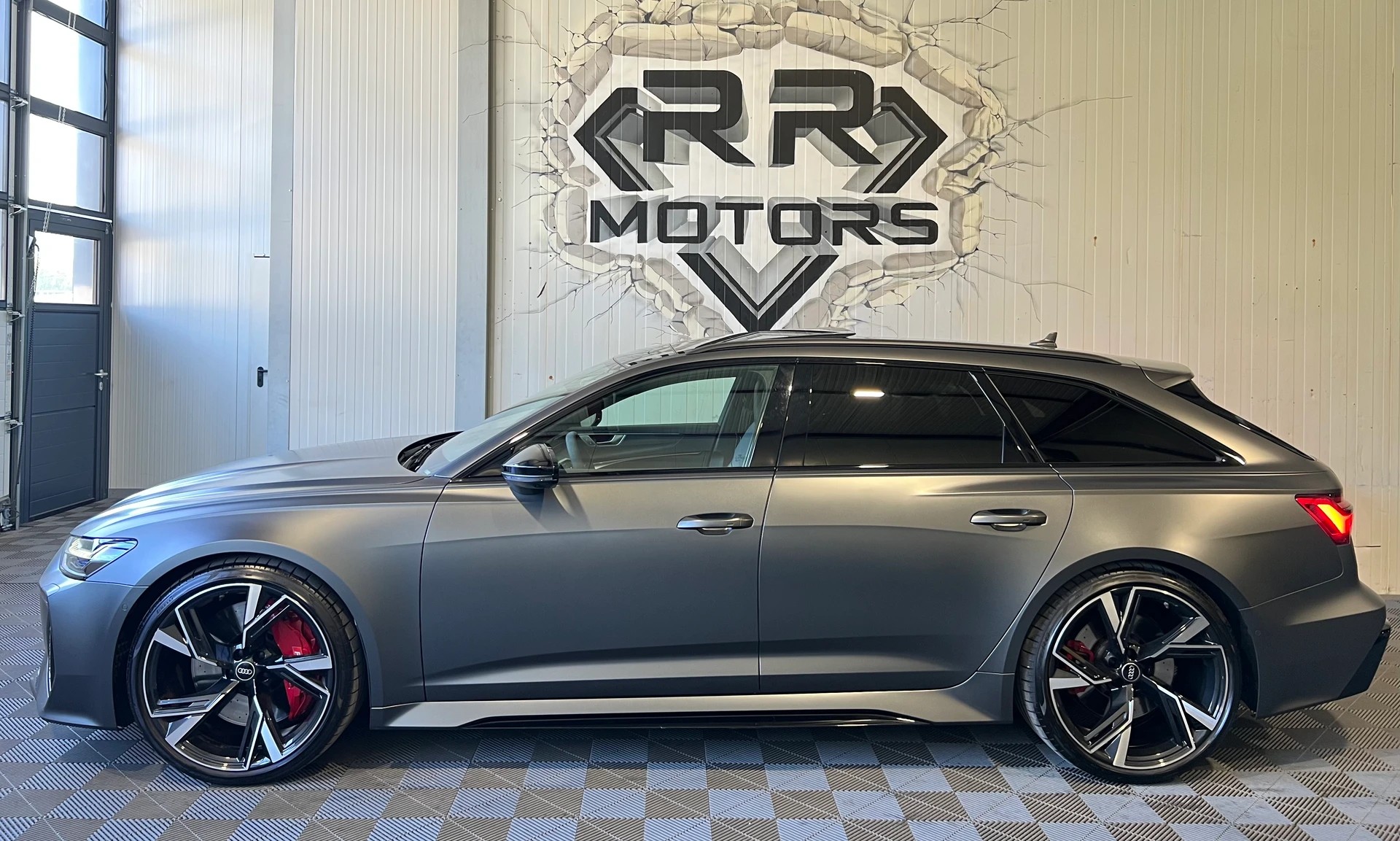 AUDI RS6 Avant 4.0 TFSI V8 quattro-image-1