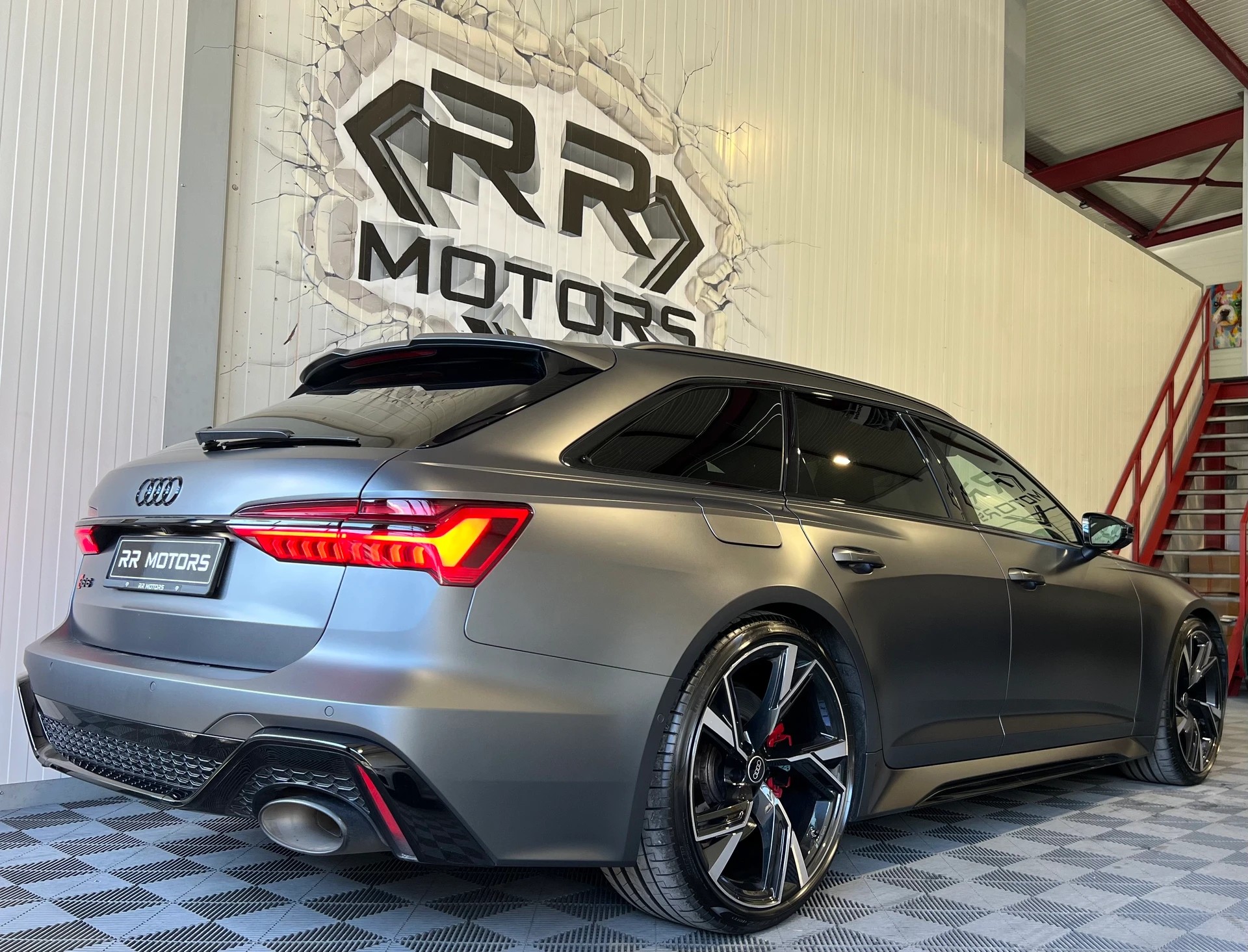 AUDI RS6 Avant 4.0 TFSI V8 quattro-image-3