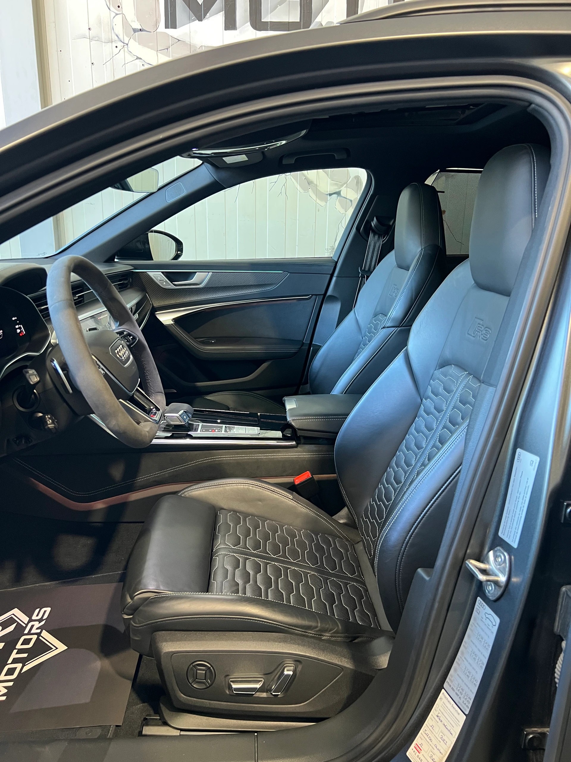 AUDI RS6 Avant 4.0 TFSI V8 quattro-image-13