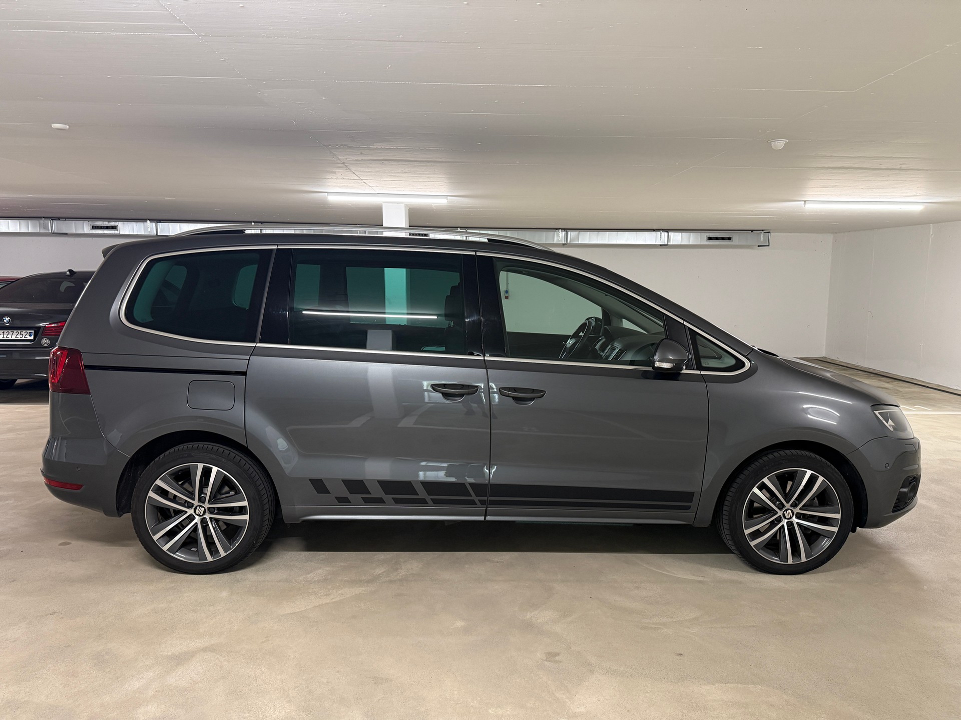 SEAT Alhambra 2.0 TDI 4Drive SWISS FR-image-4