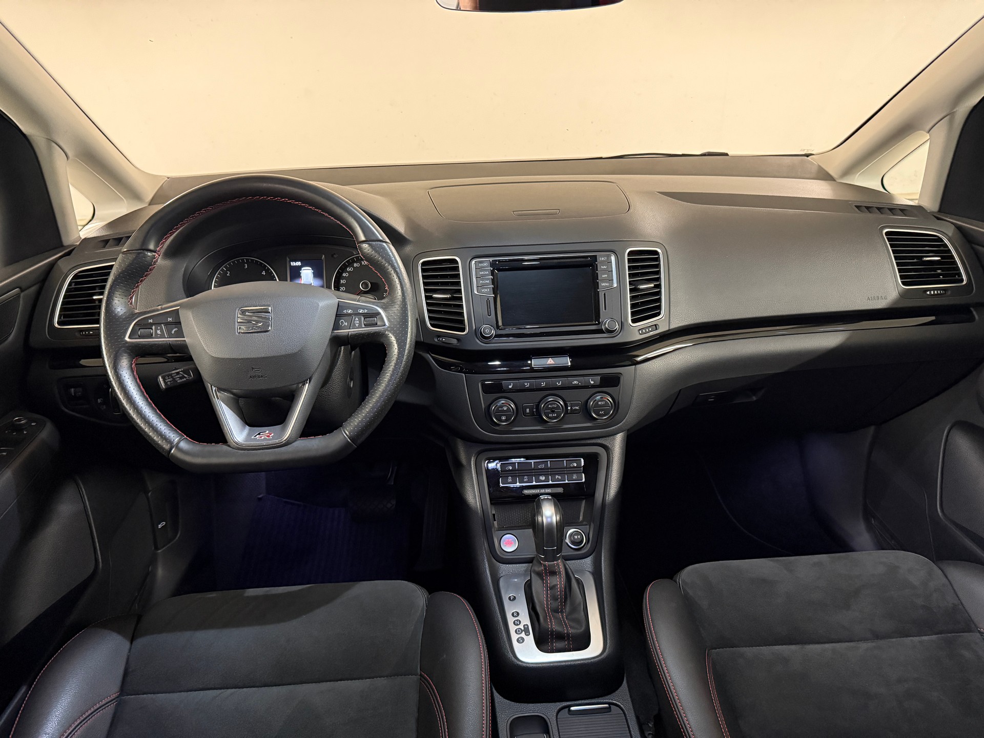 SEAT Alhambra 2.0 TDI 4Drive SWISS FR-image-7