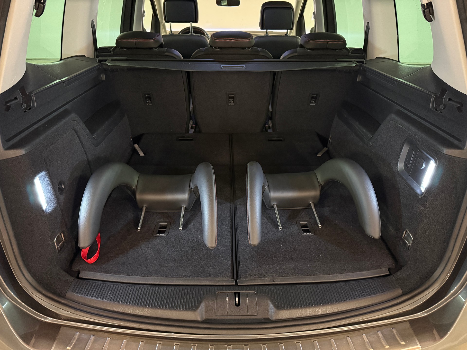 SEAT Alhambra 2.0 TDI 4Drive SWISS FR-image-12