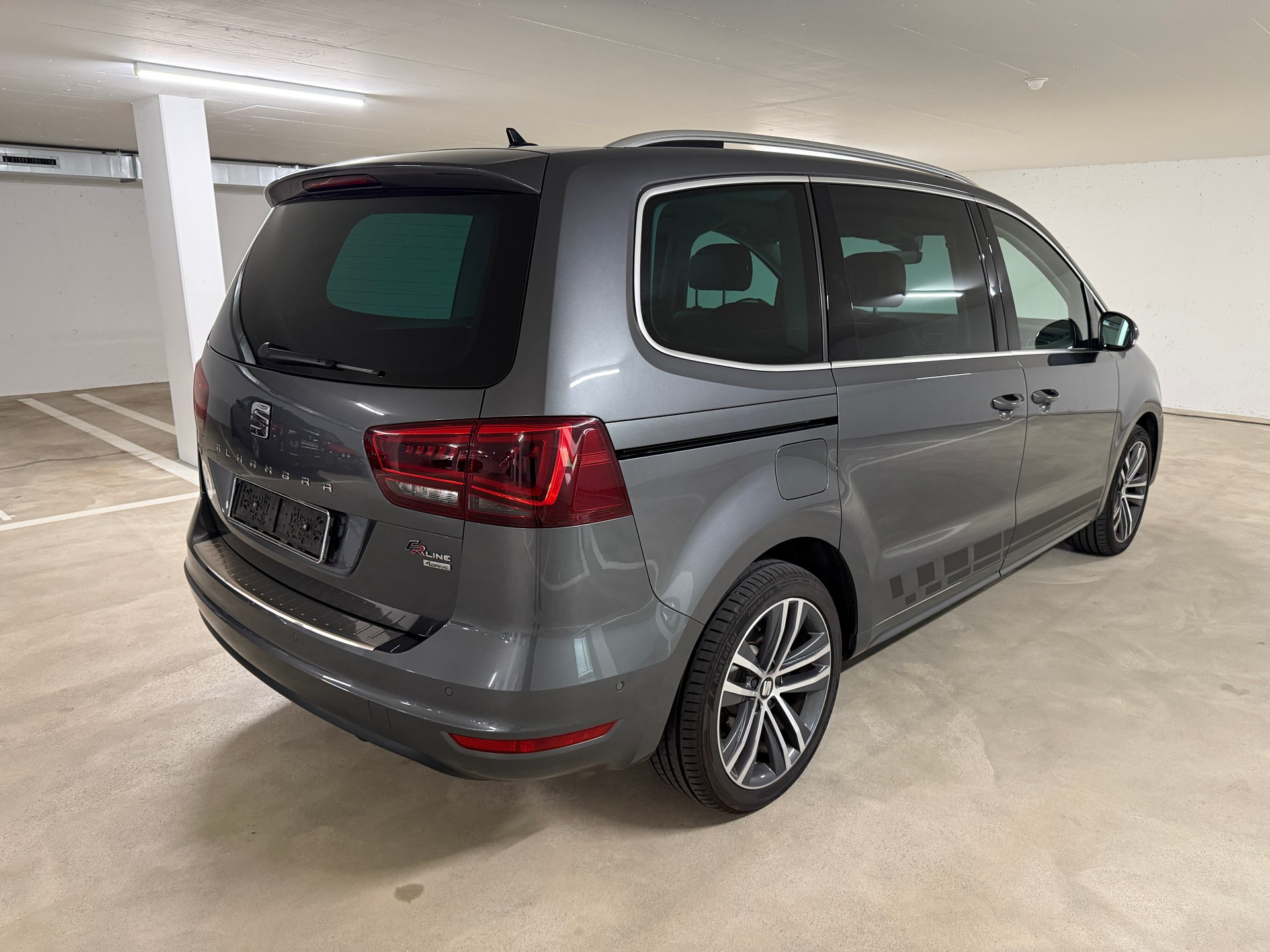 SEAT Alhambra 2.0 TDI 4Drive SWISS FR-image-3