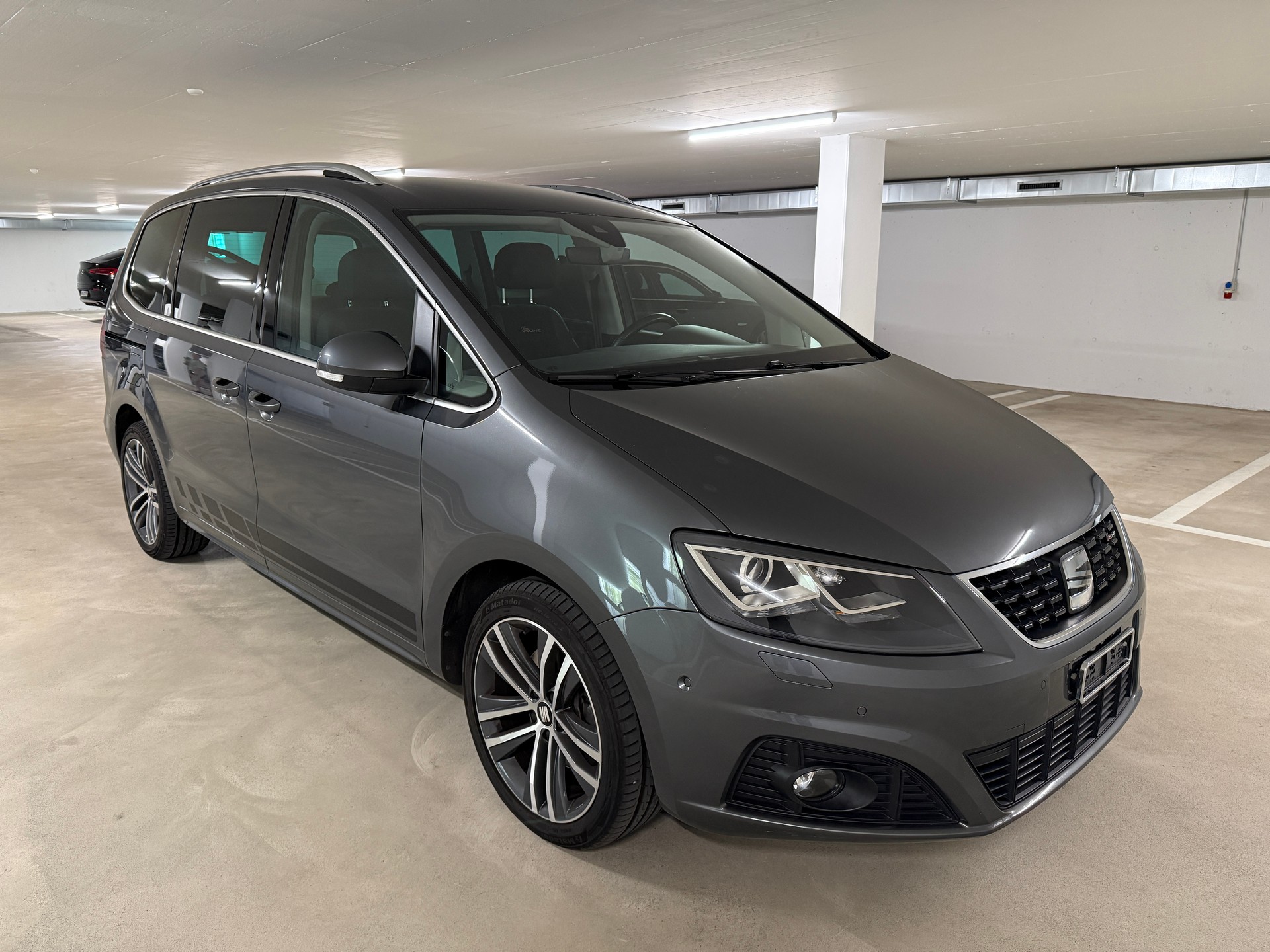 SEAT Alhambra 2.0 TDI 4Drive SWISS FR-image-5