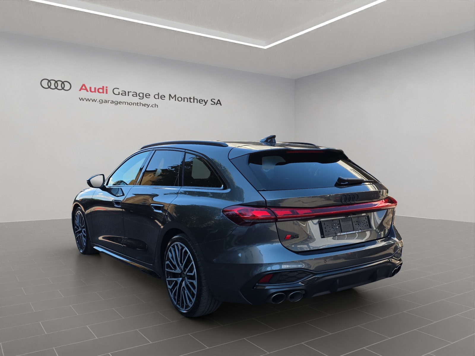 AUDI S5 Avant TFSI quattro S tronic-image-3