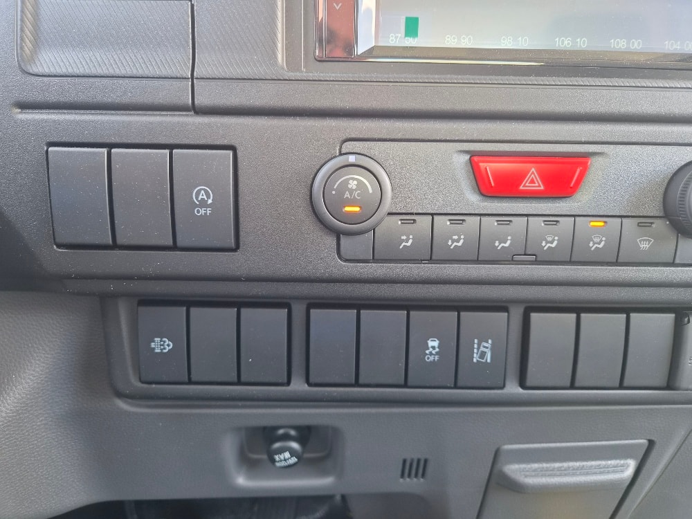 ISUZU M21 T F-image-8