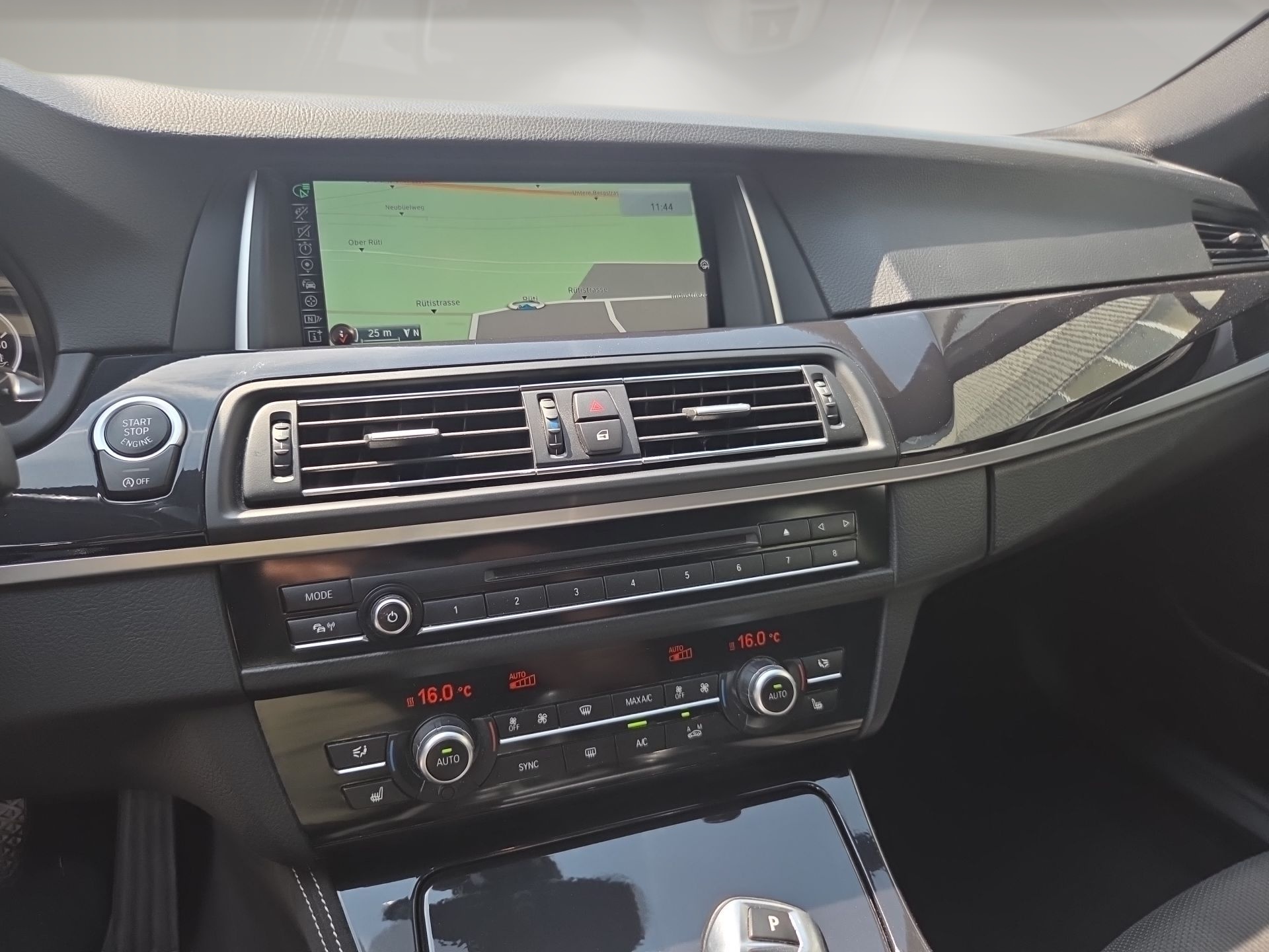 BMW 520d Touring xDrive Steptronic-image-7