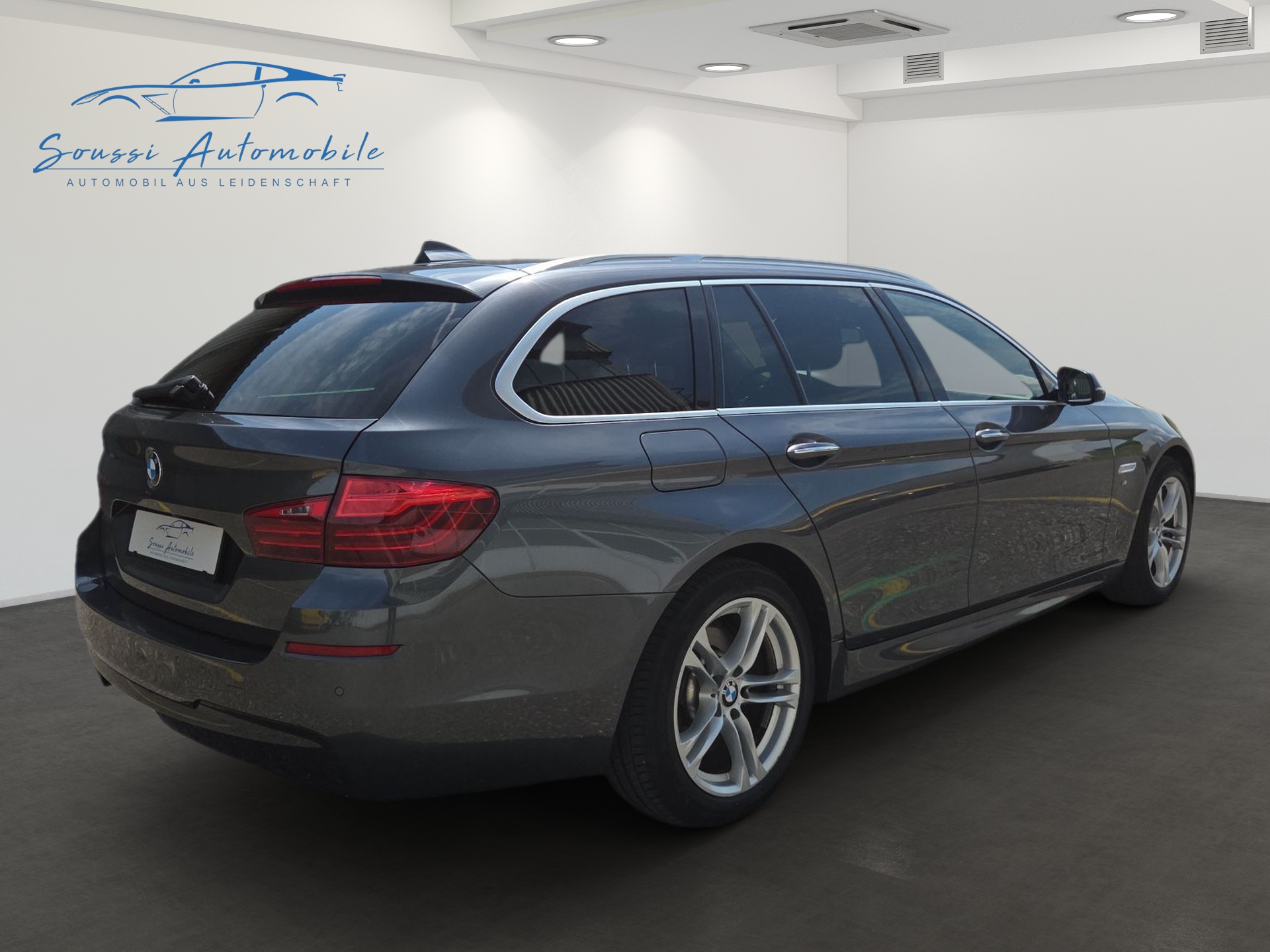 BMW 520d Touring xDrive Steptronic-image-2