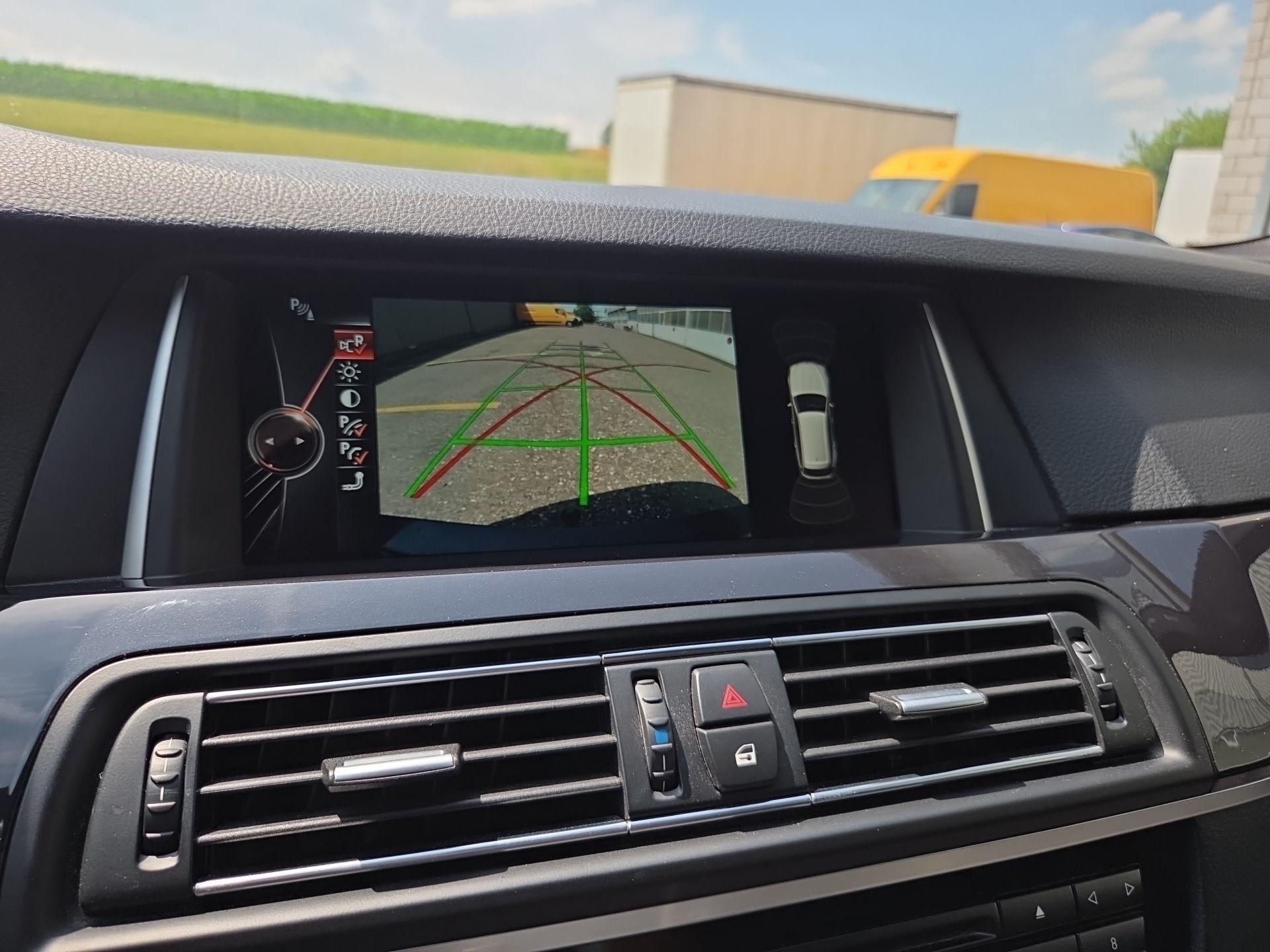 BMW 520d Touring xDrive Steptronic-image-14