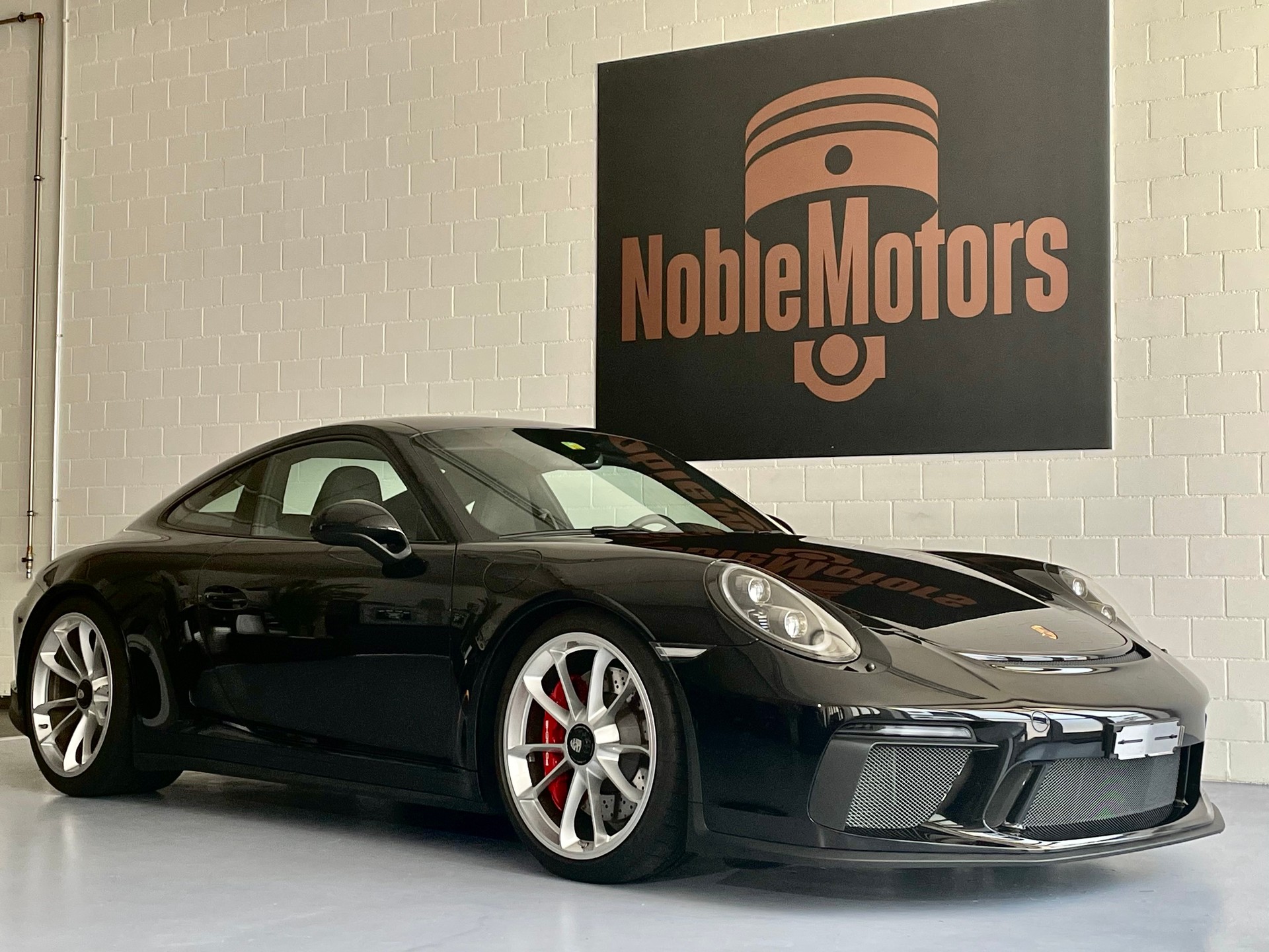 PORSCHE 911 GT3 Touring - 991 als Handschalter 500PS-image-2