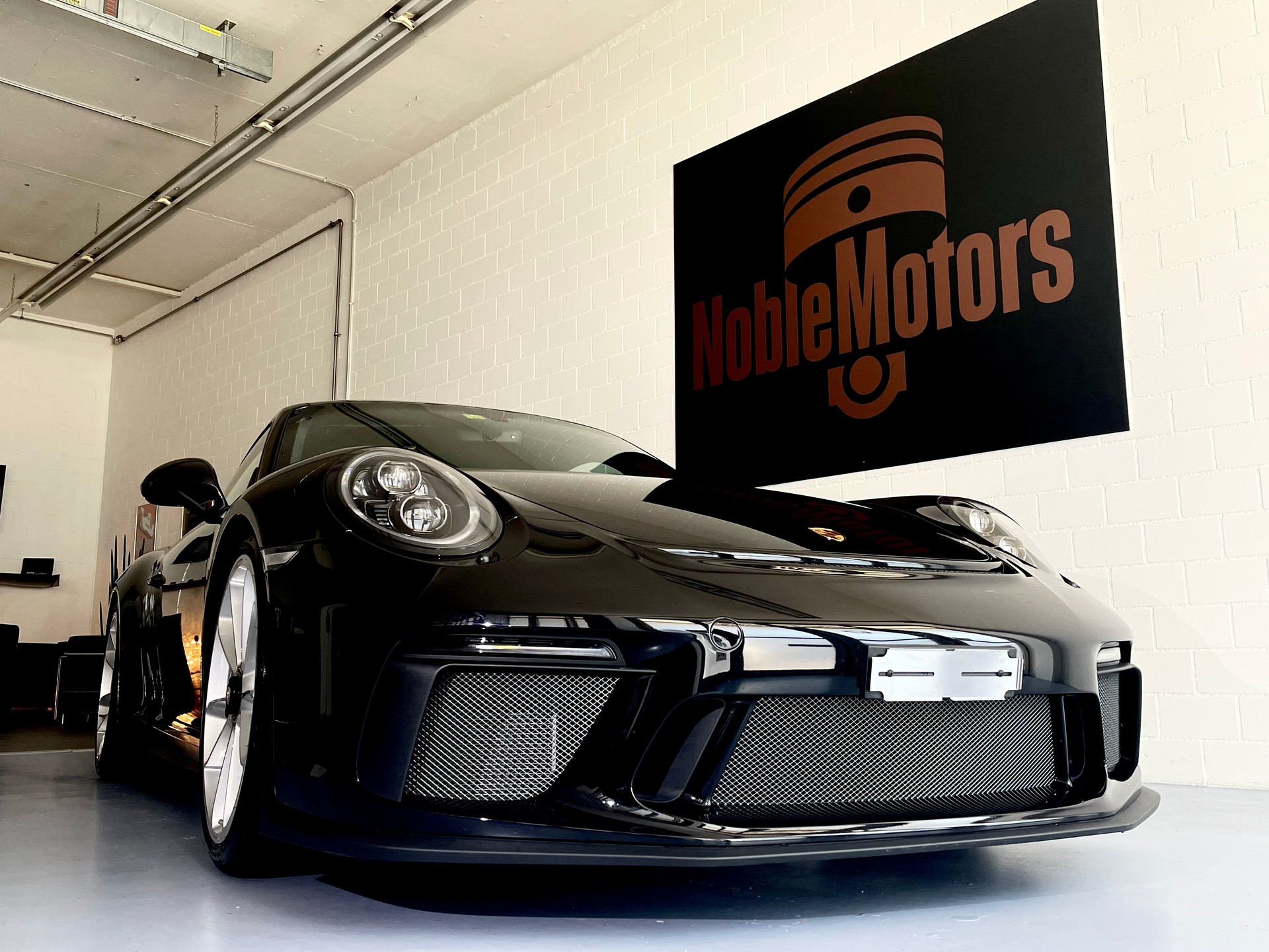 PORSCHE 911 GT3 Touring - 991 als Handschalter 500PS-image-5