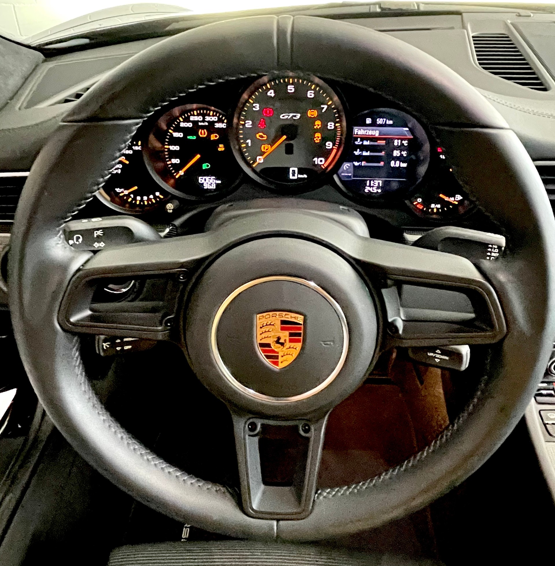 PORSCHE 911 GT3 Touring - 991 als Handschalter 500PS-image-12